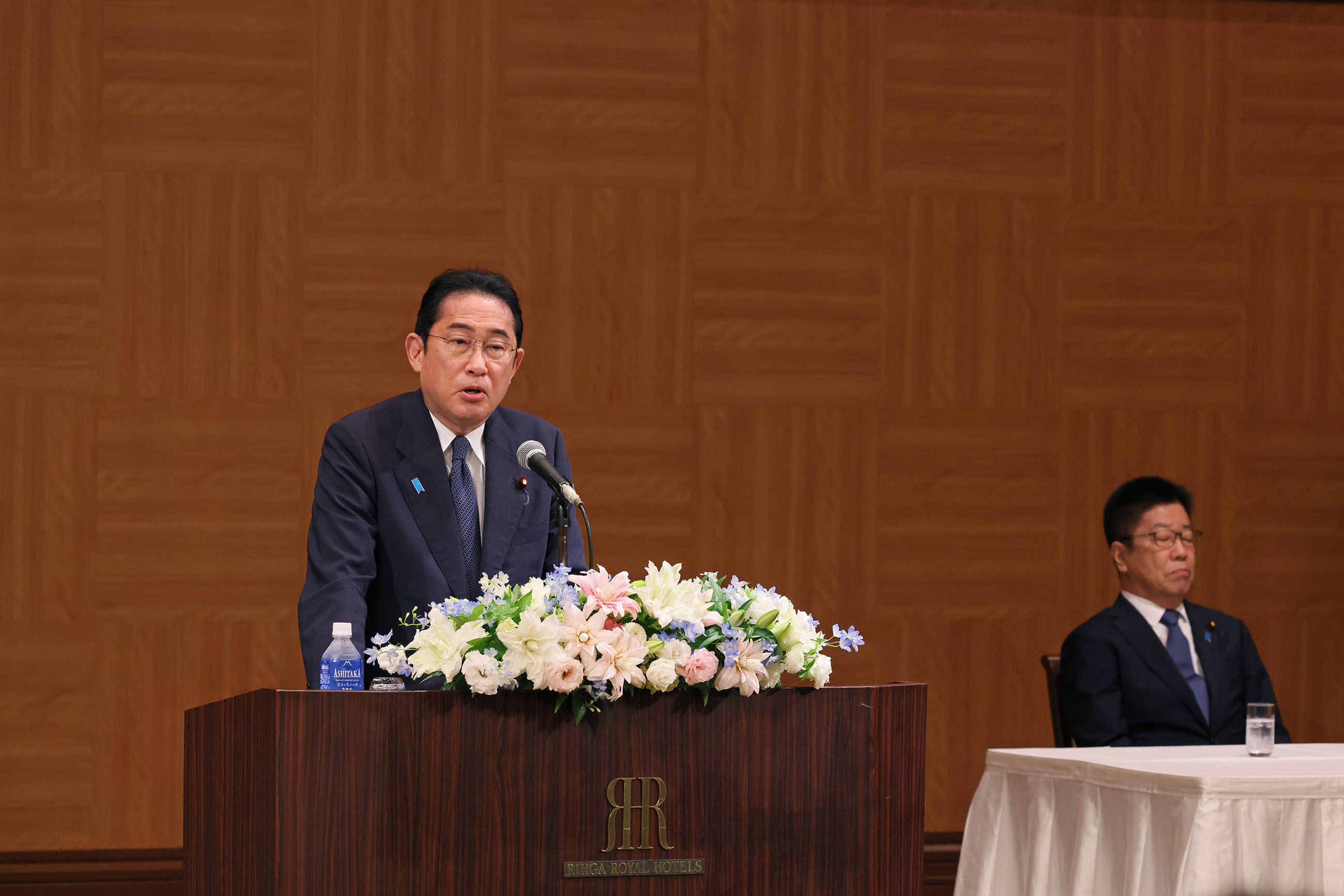 Prime Minister Kishida answering questions from the press (1)