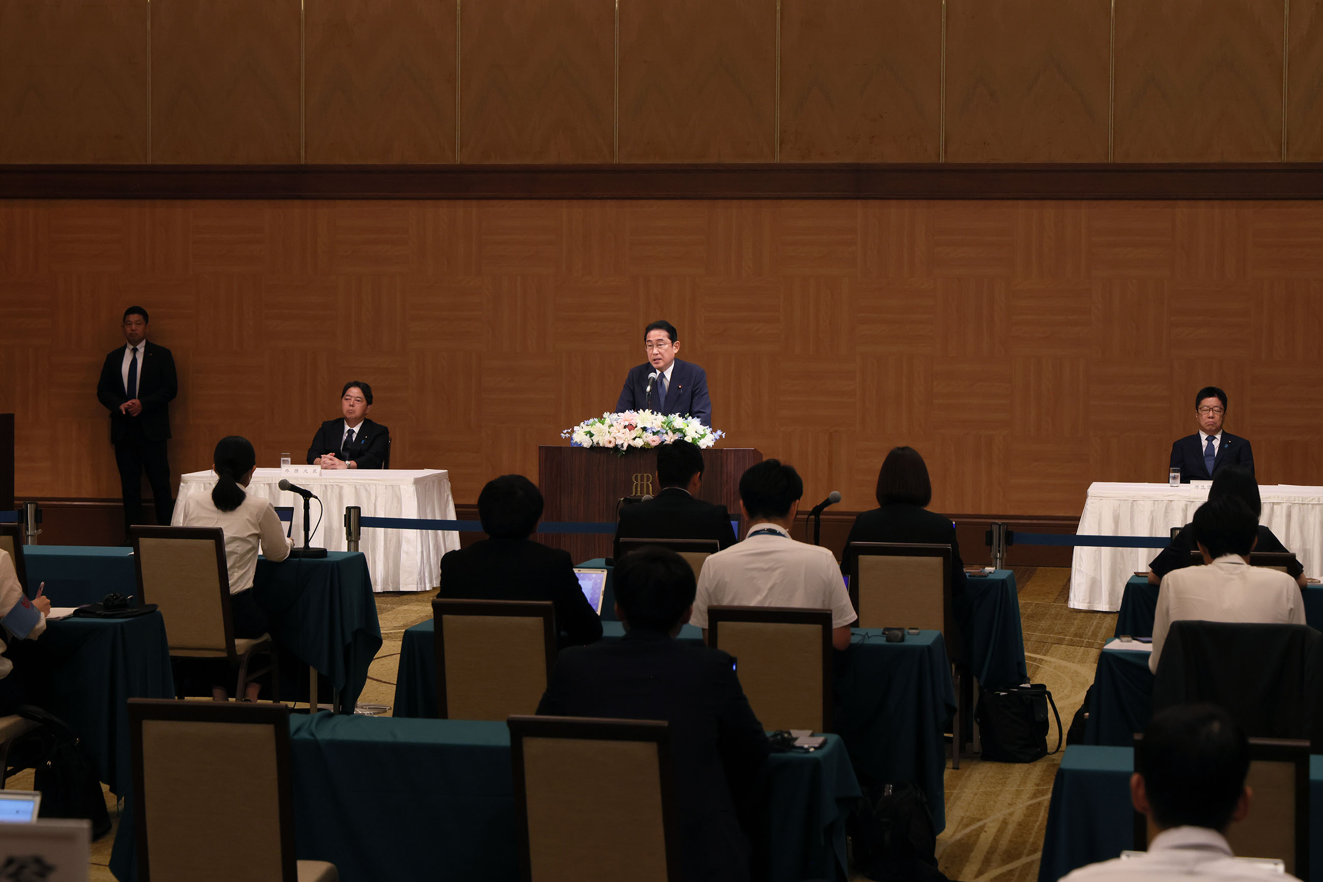 Prime Minister Kishida answering questions from the press (3)
