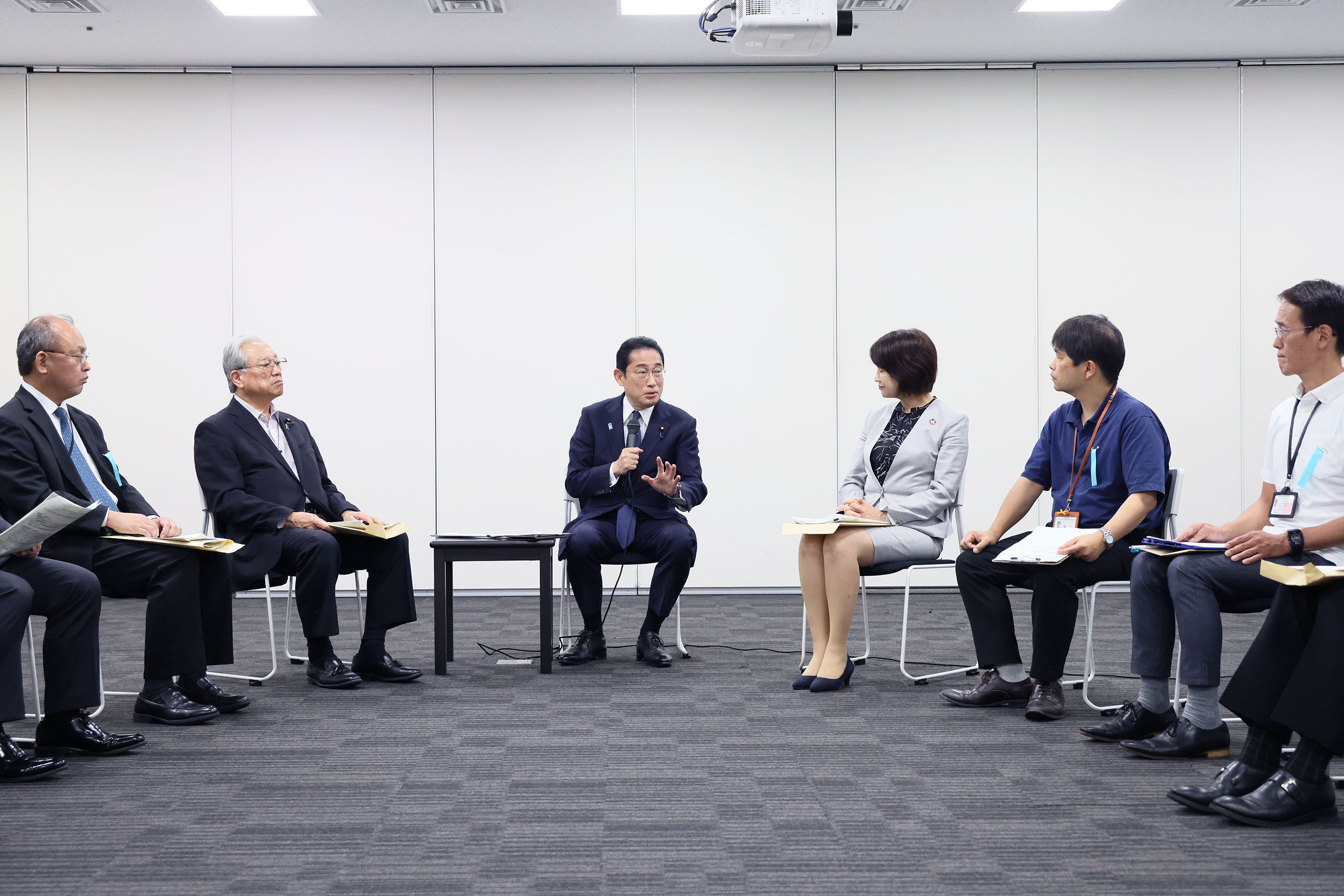 Prime Minister Kishida making remarks in an exchange of views (3)