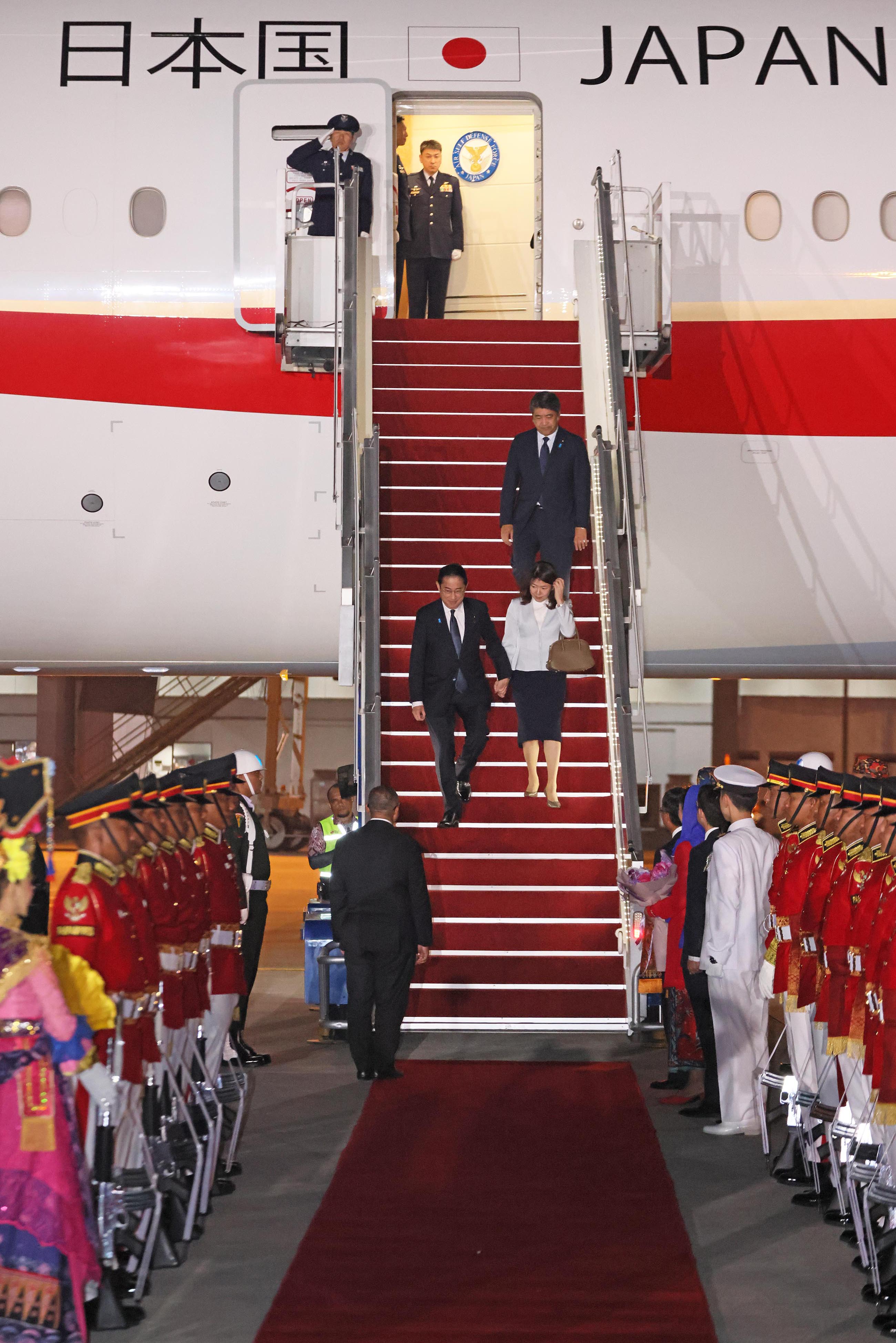 Prime Minister Kishida arriving in Jakarta (1)