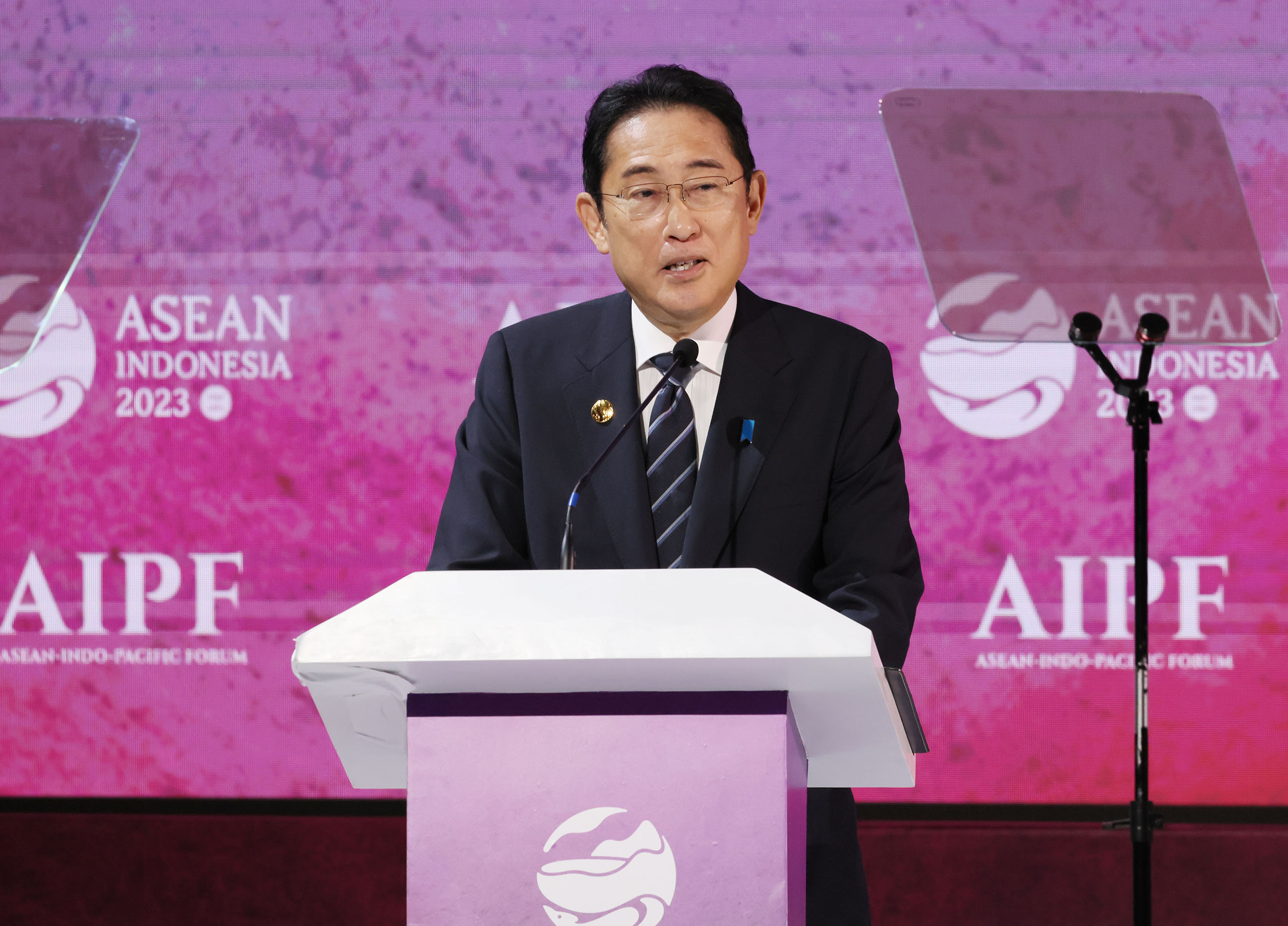 Prime Minister Kishida delivering a speech at the ASEAN-Indo-Pacific Forum (1)