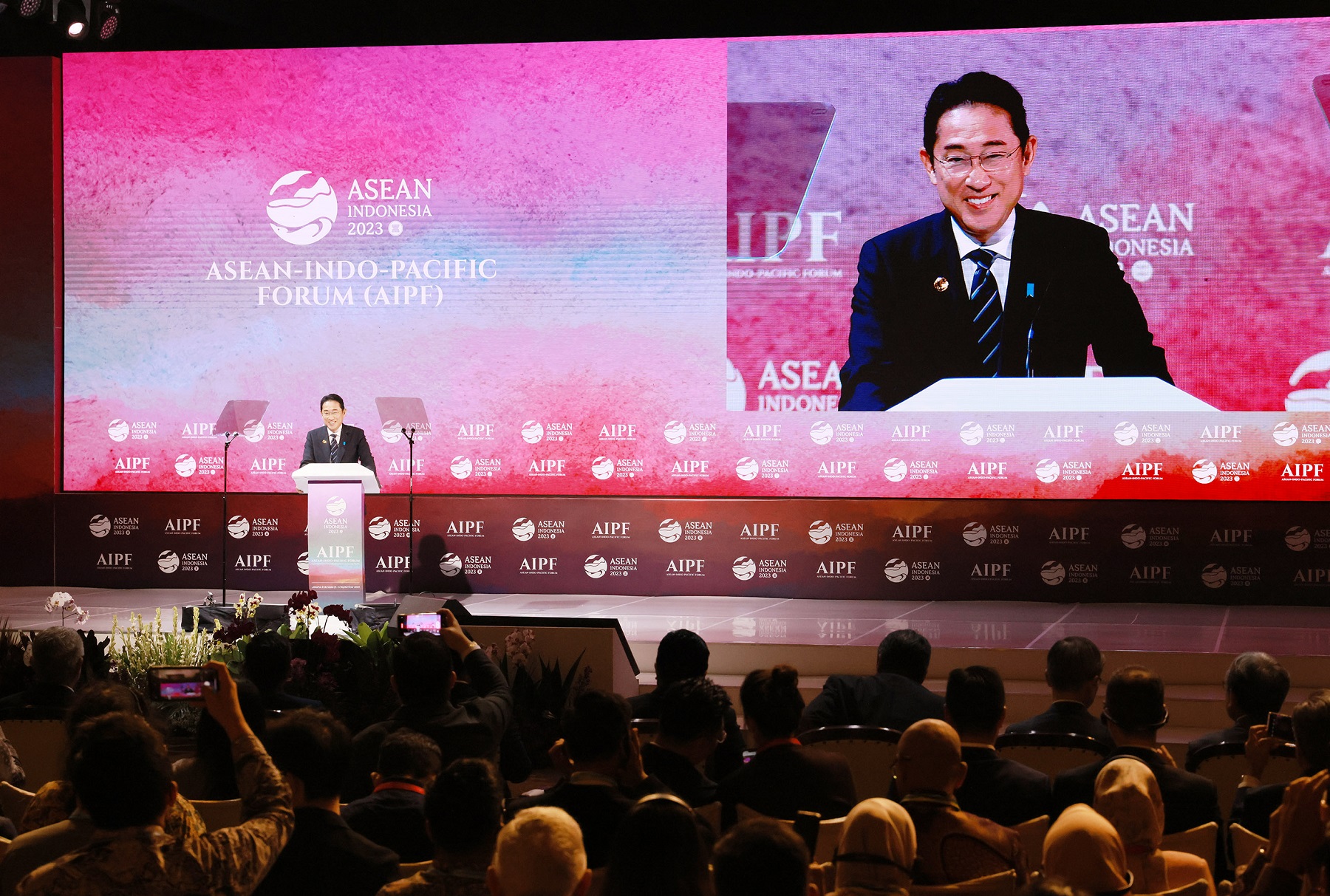 Prime Minister Kishida delivering a speech at the ASEAN-Indo-Pacific Forum (4)
