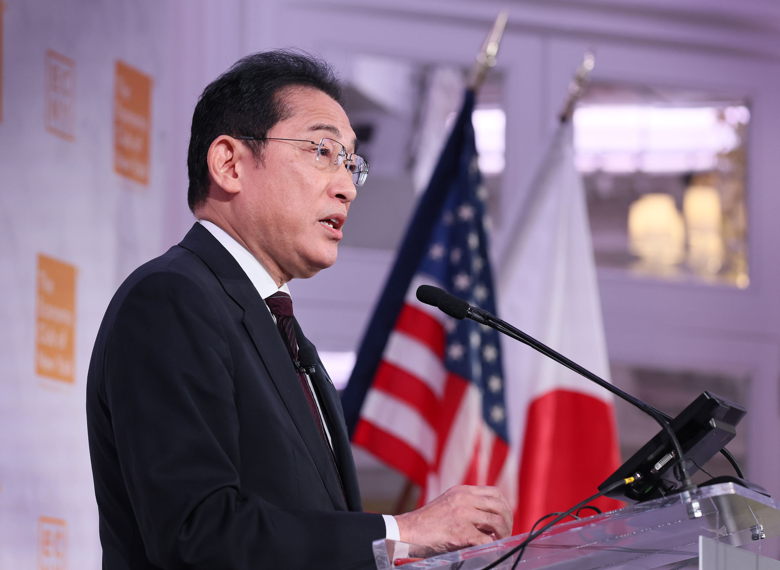 Prime Minister Kishida delivering his remarks to the Economic Club of New York (7)