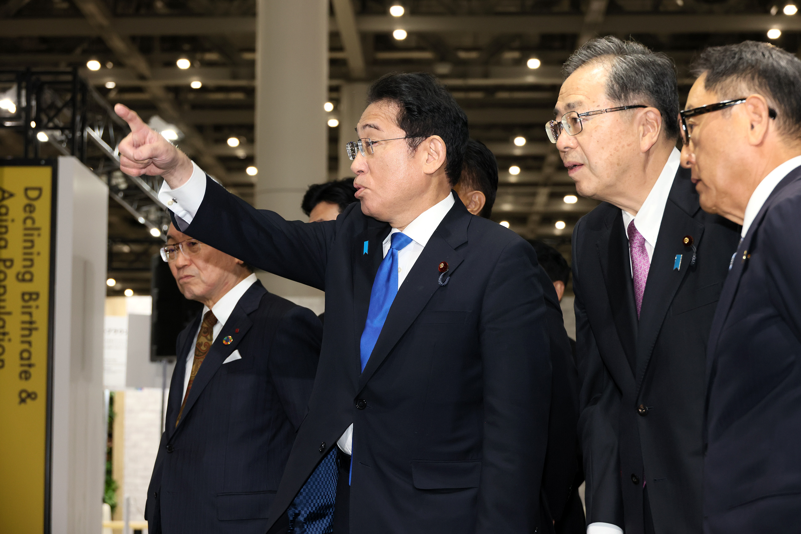 Prime Minister Kishida visiting the Japan Mobility Show (1)
