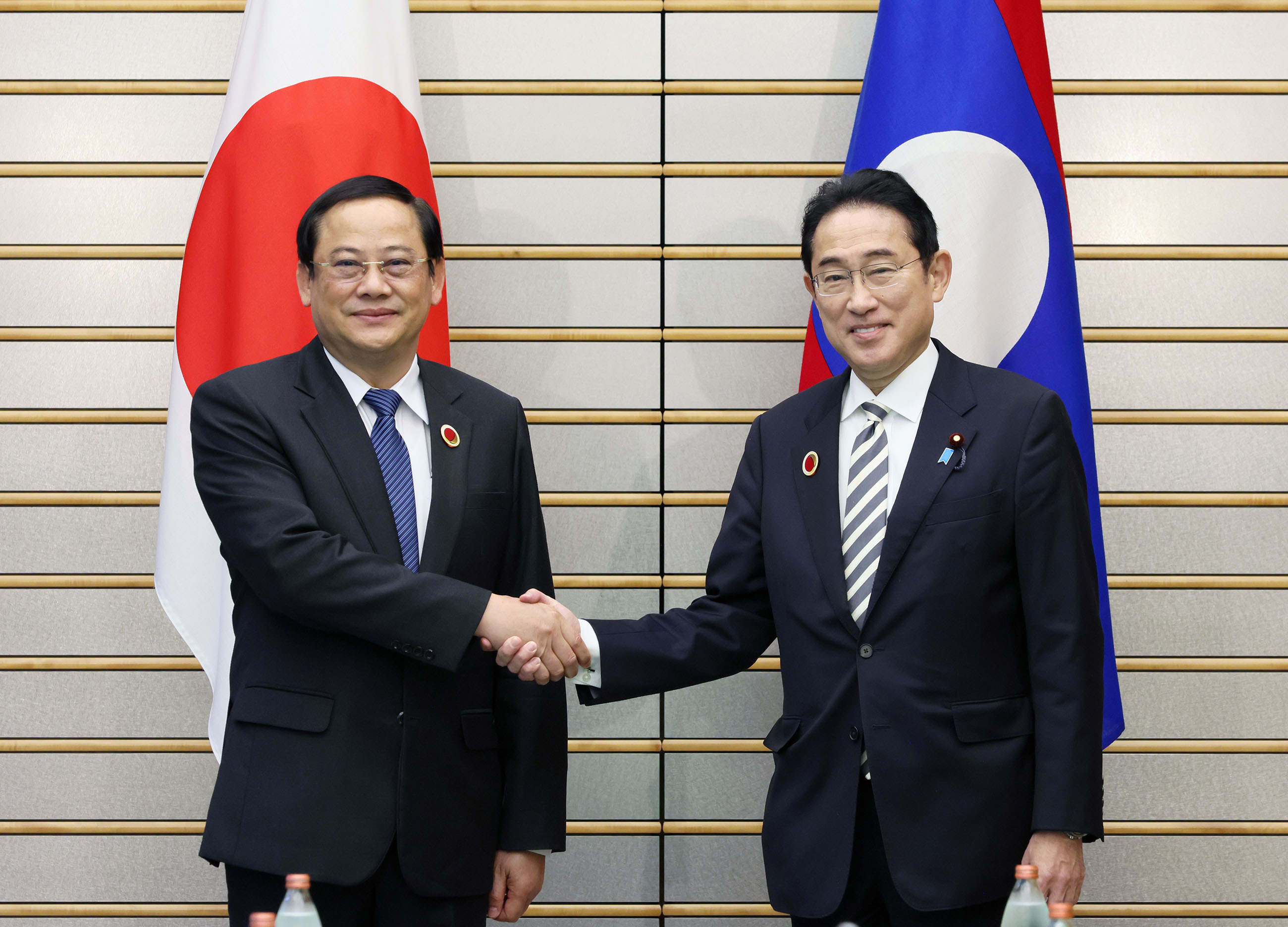 Japan-Laos Summit meeting (2)