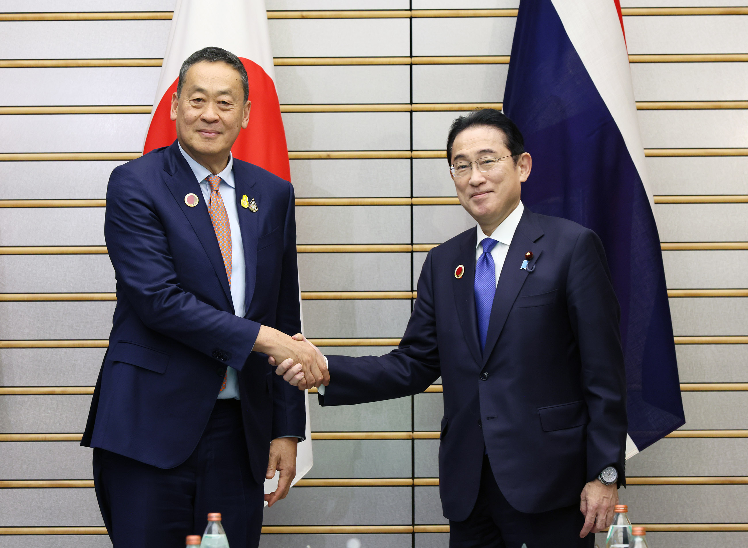 Summit Meetings with the Leaders of Countries Participating in the Commemorative Summit for the 50th Year of ASEAN-Japan Friendship and Cooperation: Second Day