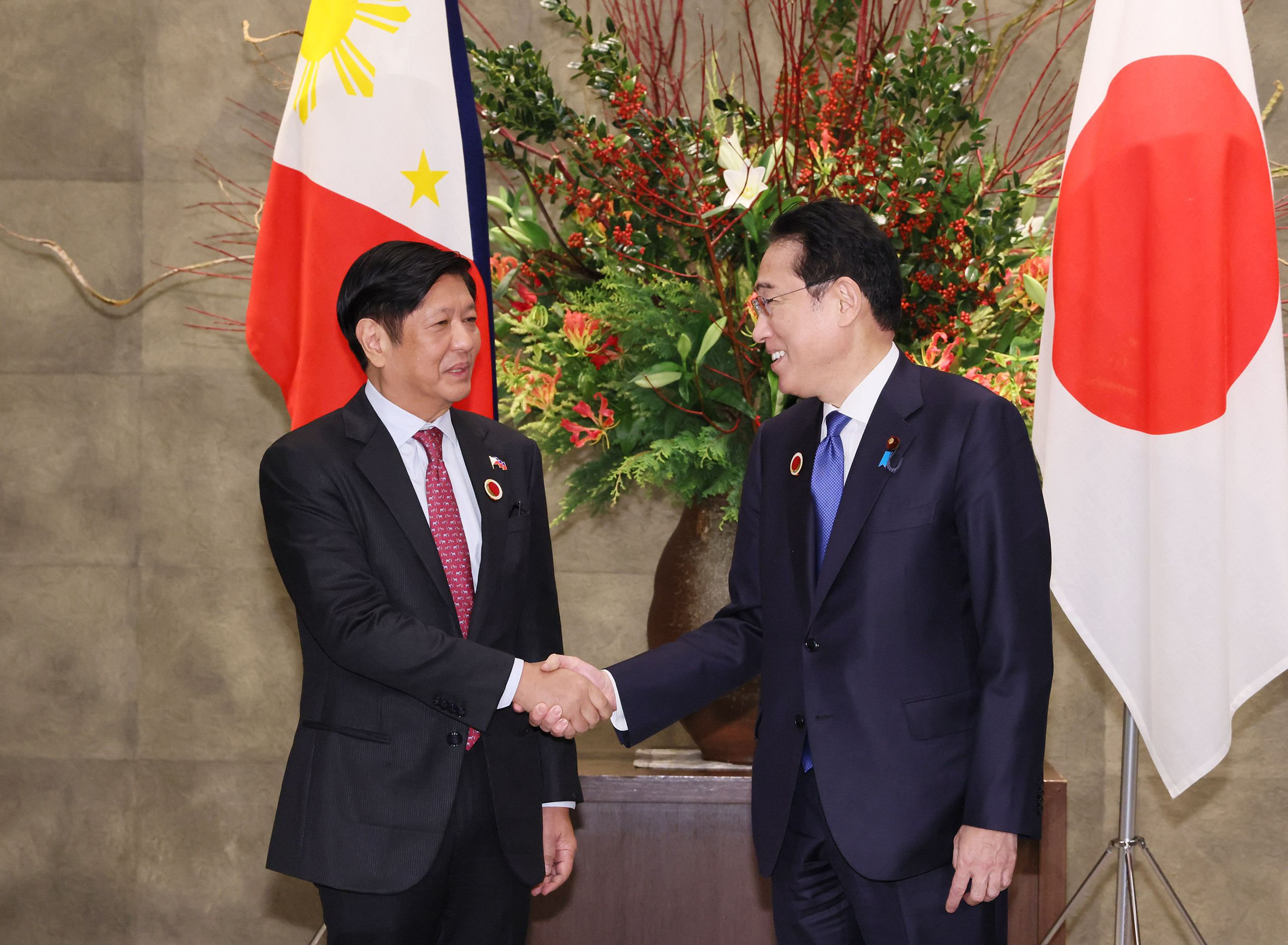 Japan-Philippines Summit meeting (1)