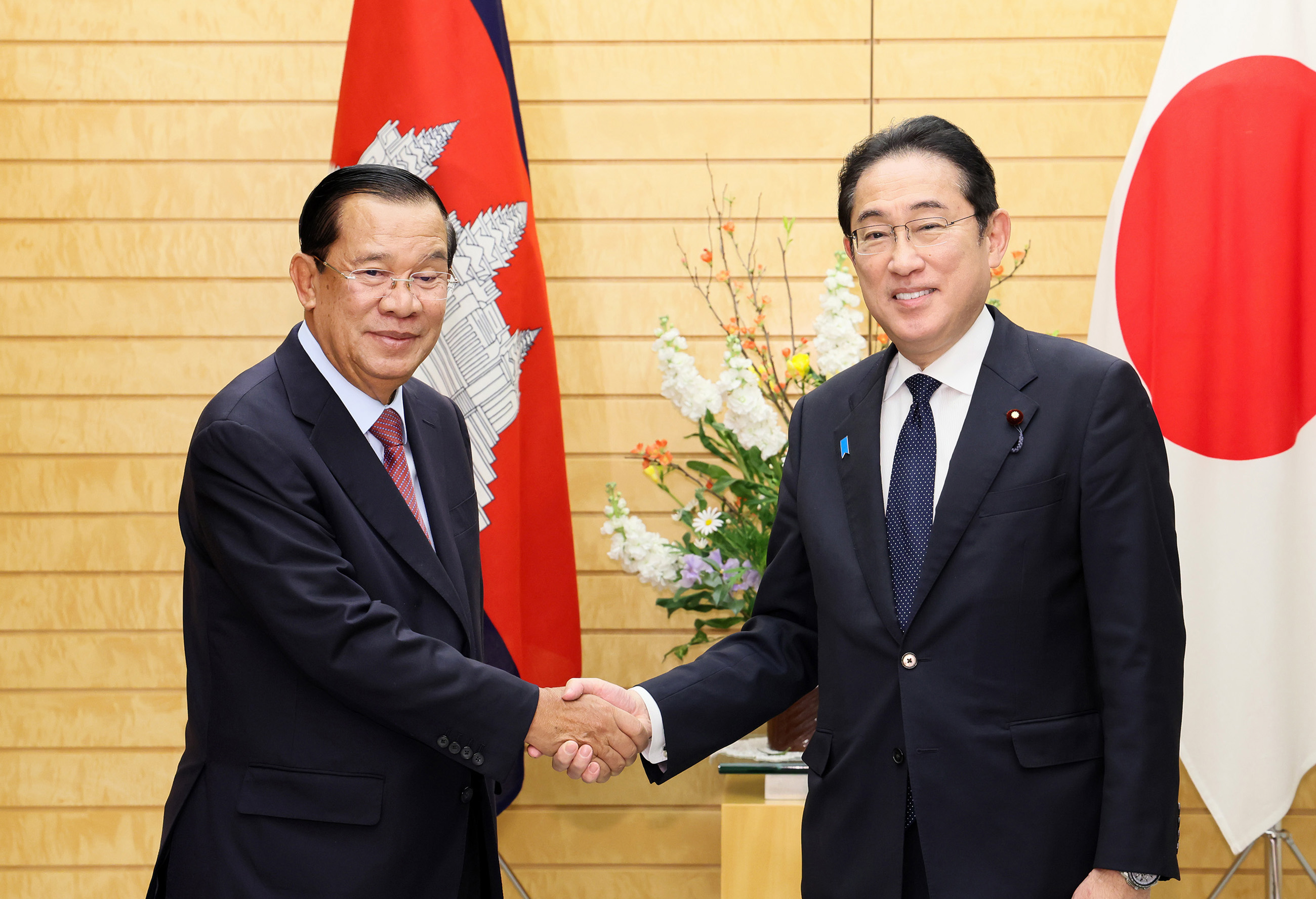 Courtesy Call from Samdech Techo Hun Sen, President of the Supreme Council of His Majesty the King of the Kingdom of Cambodia