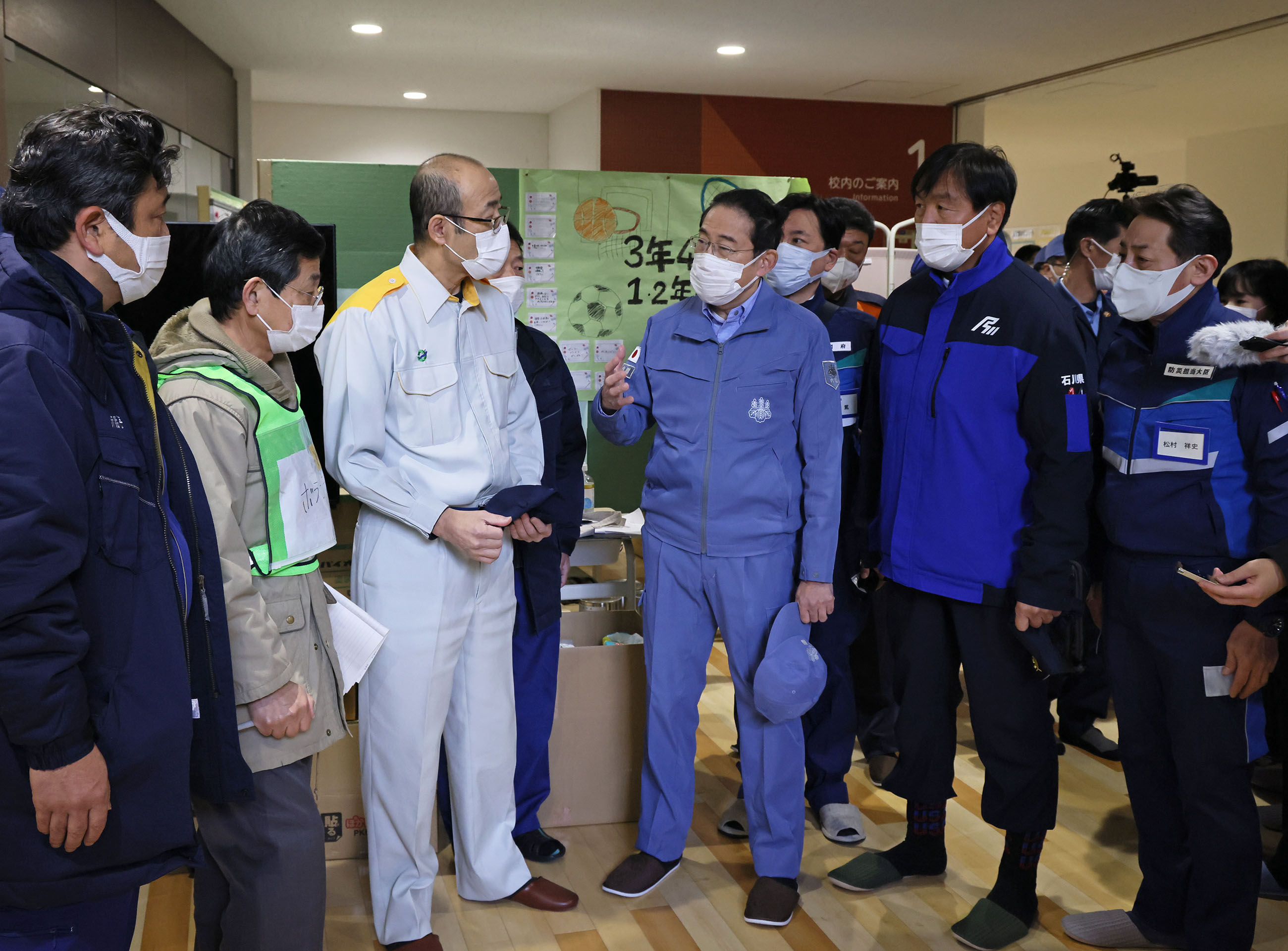 Prime Minister Kishida visiting evacuation centers (1)