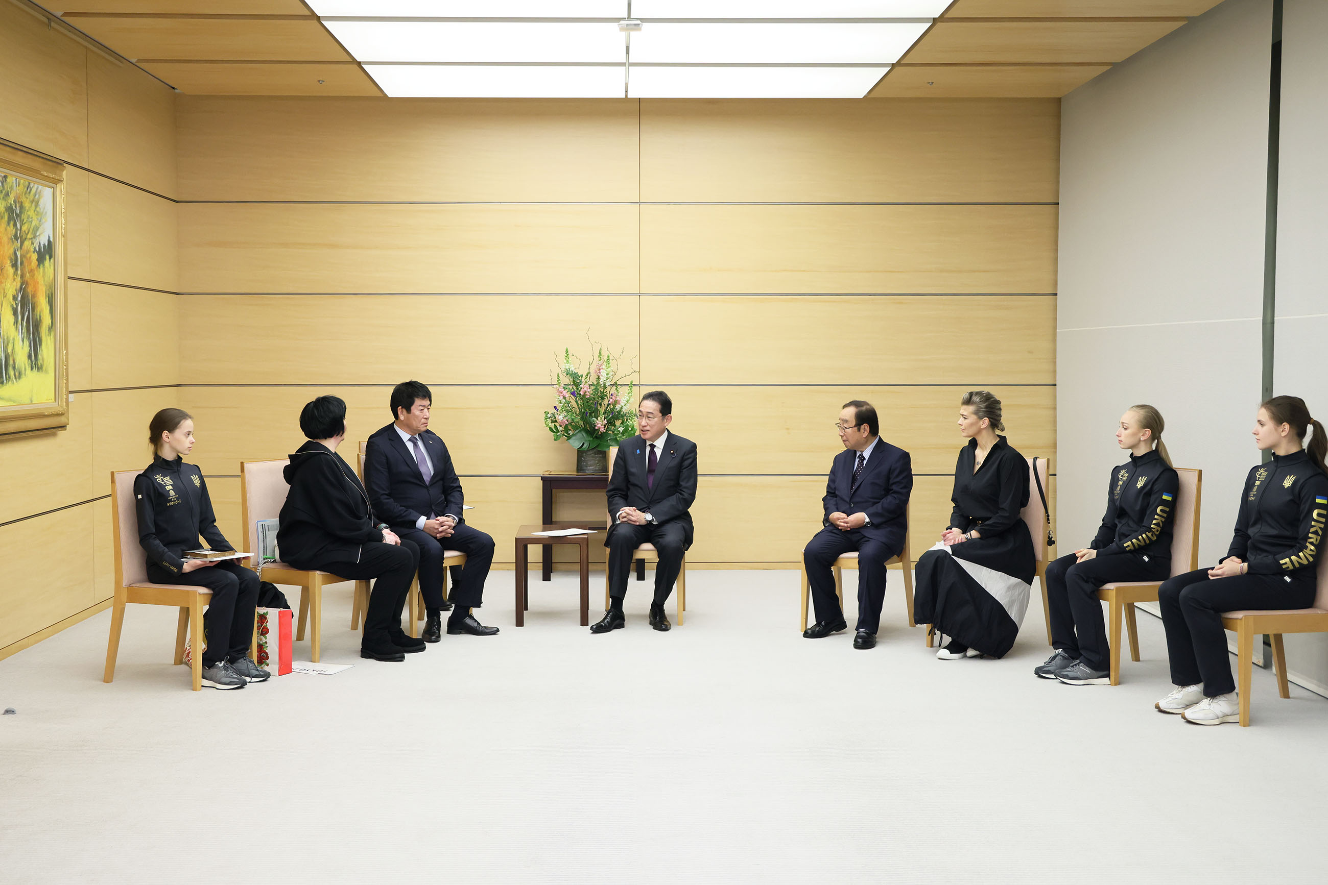 Prime Minister Kishida receiving a courtesy call (4)