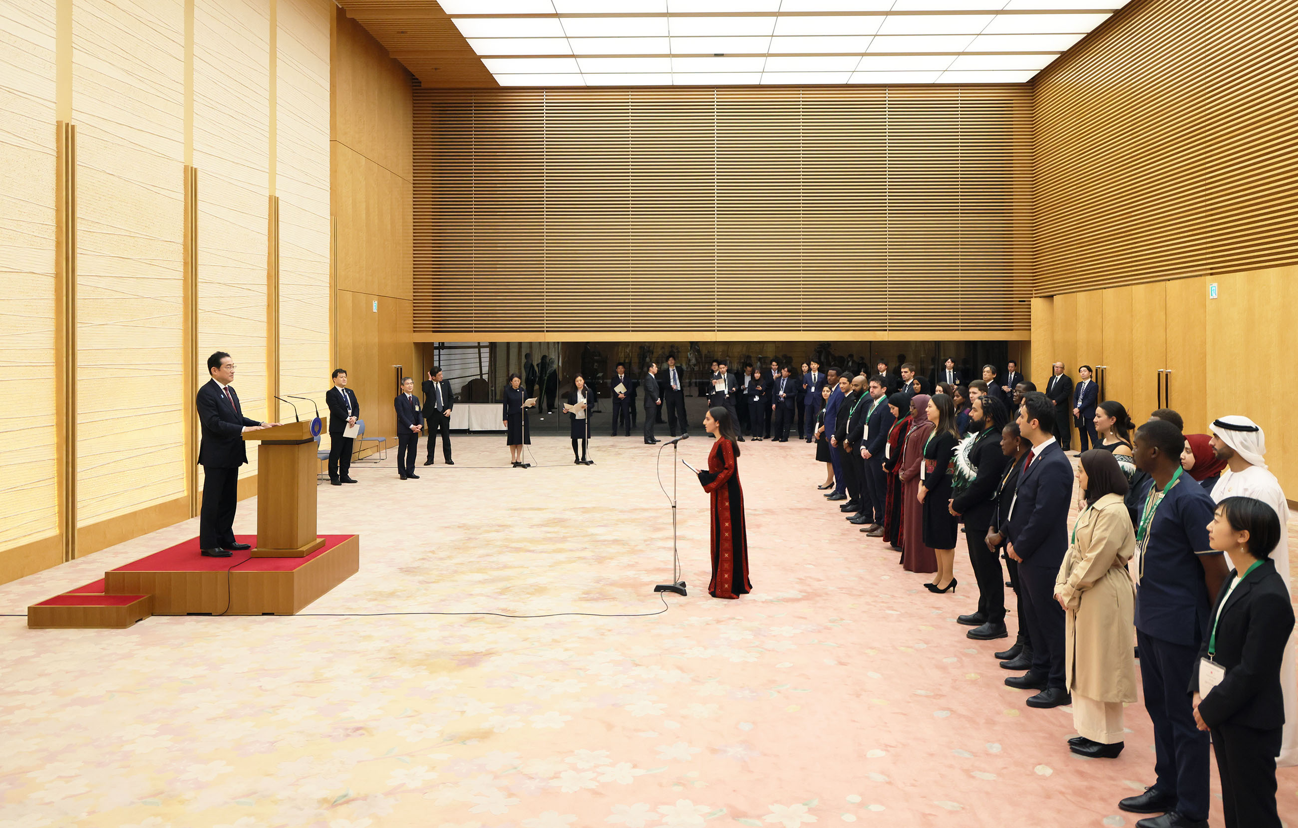 Prime Minister Kishida receiving a courtesy call (4)
