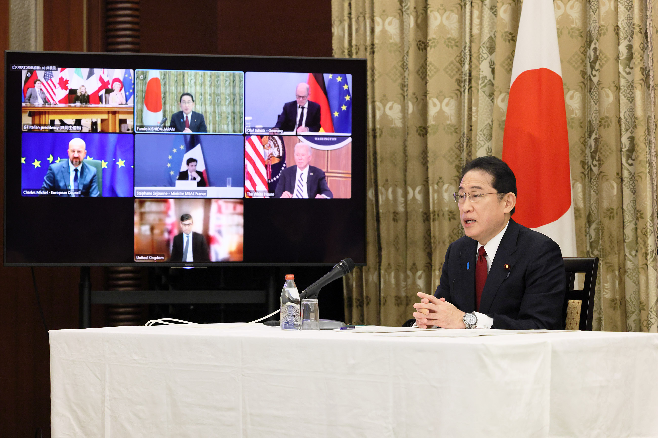 Prime Minister Kishida attending a video conference (1)