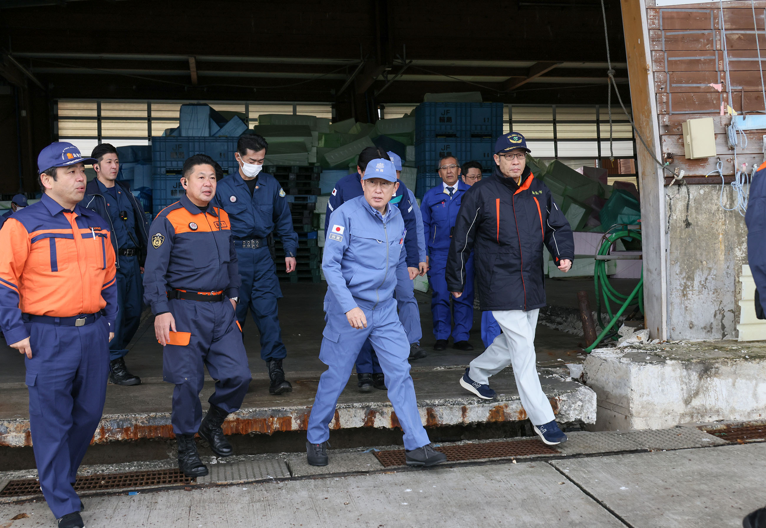 Prime Minister Kishida visiting the Port of Wajima (3)