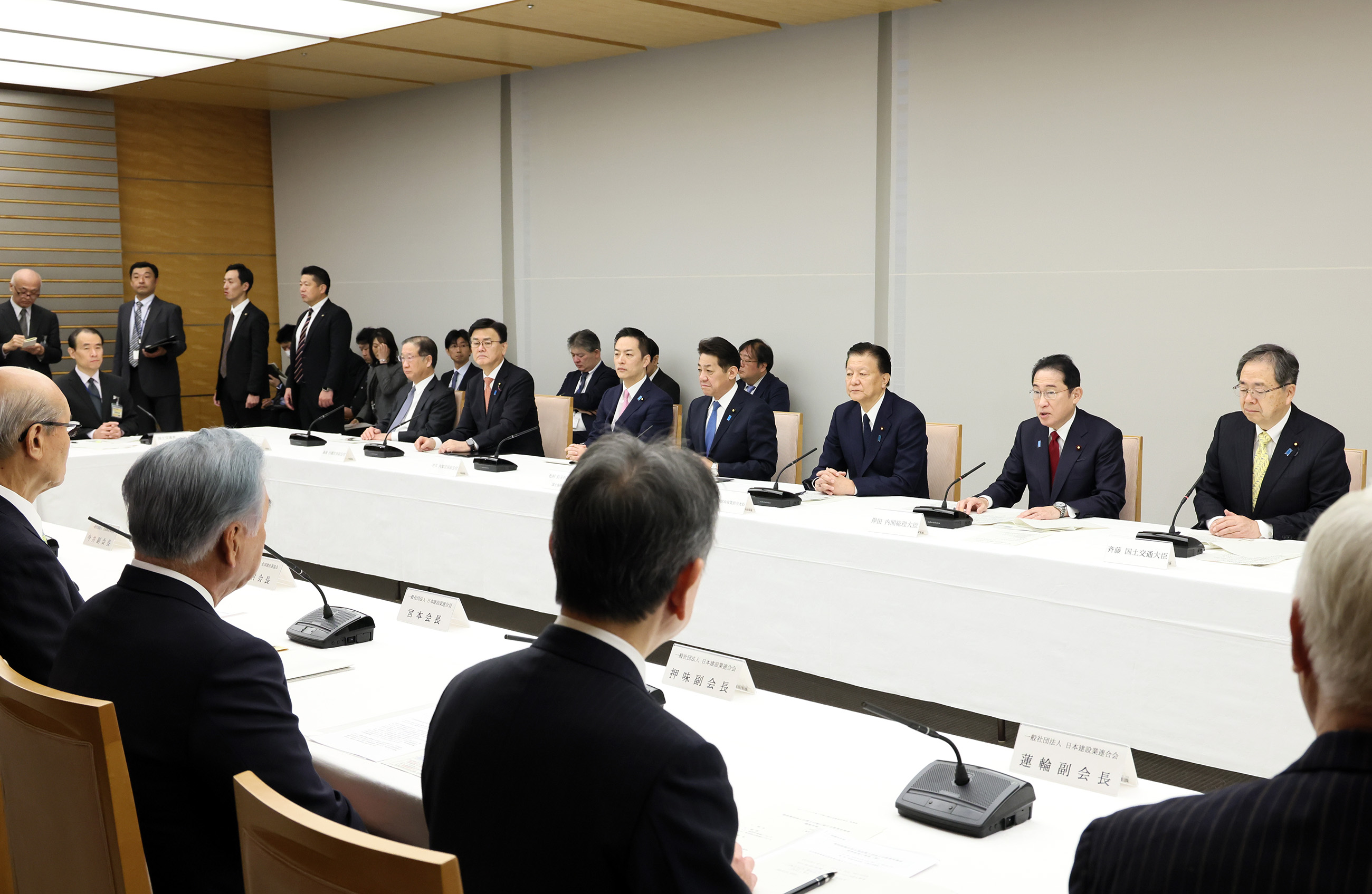 Prime Minister Kishida making a remark at an exchange of views (3)