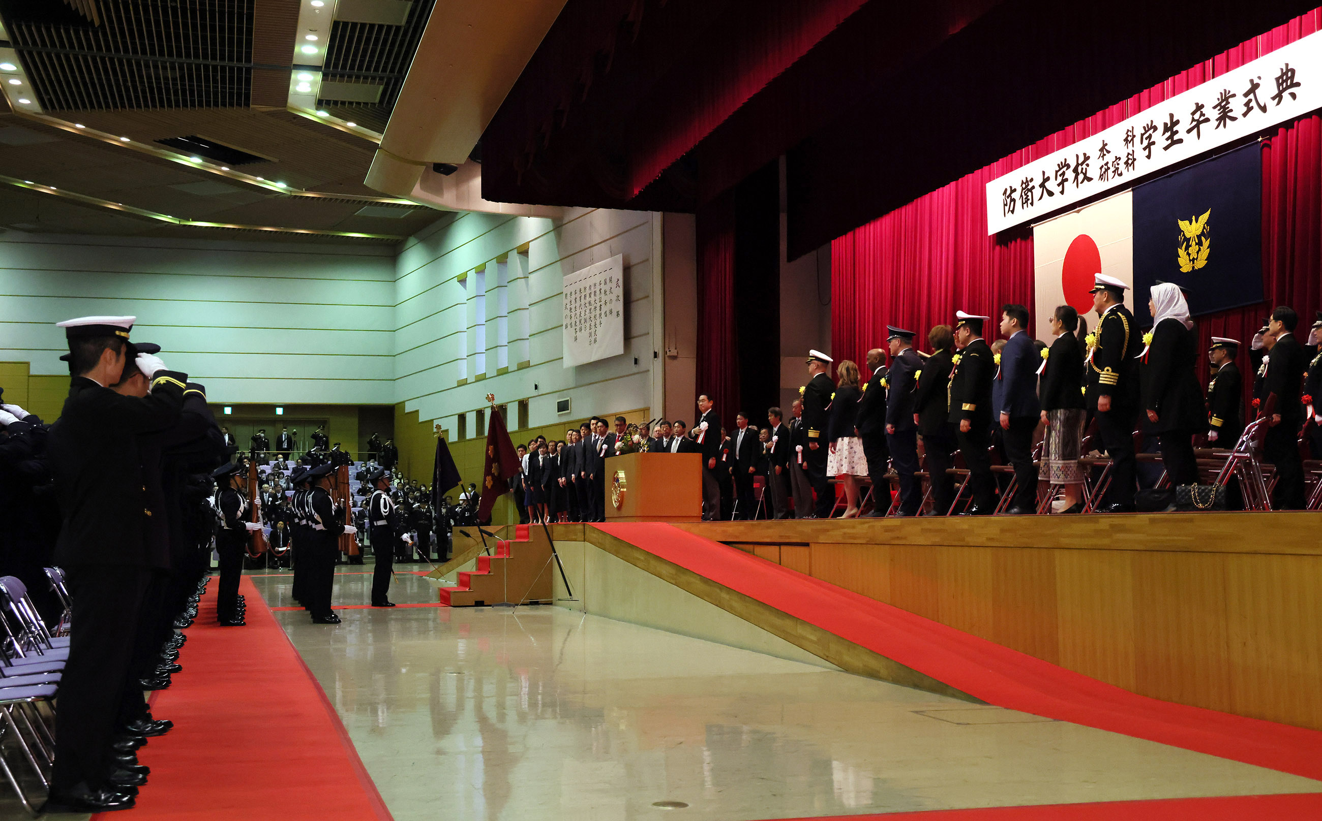Prime Minister Kishida receiving a salute