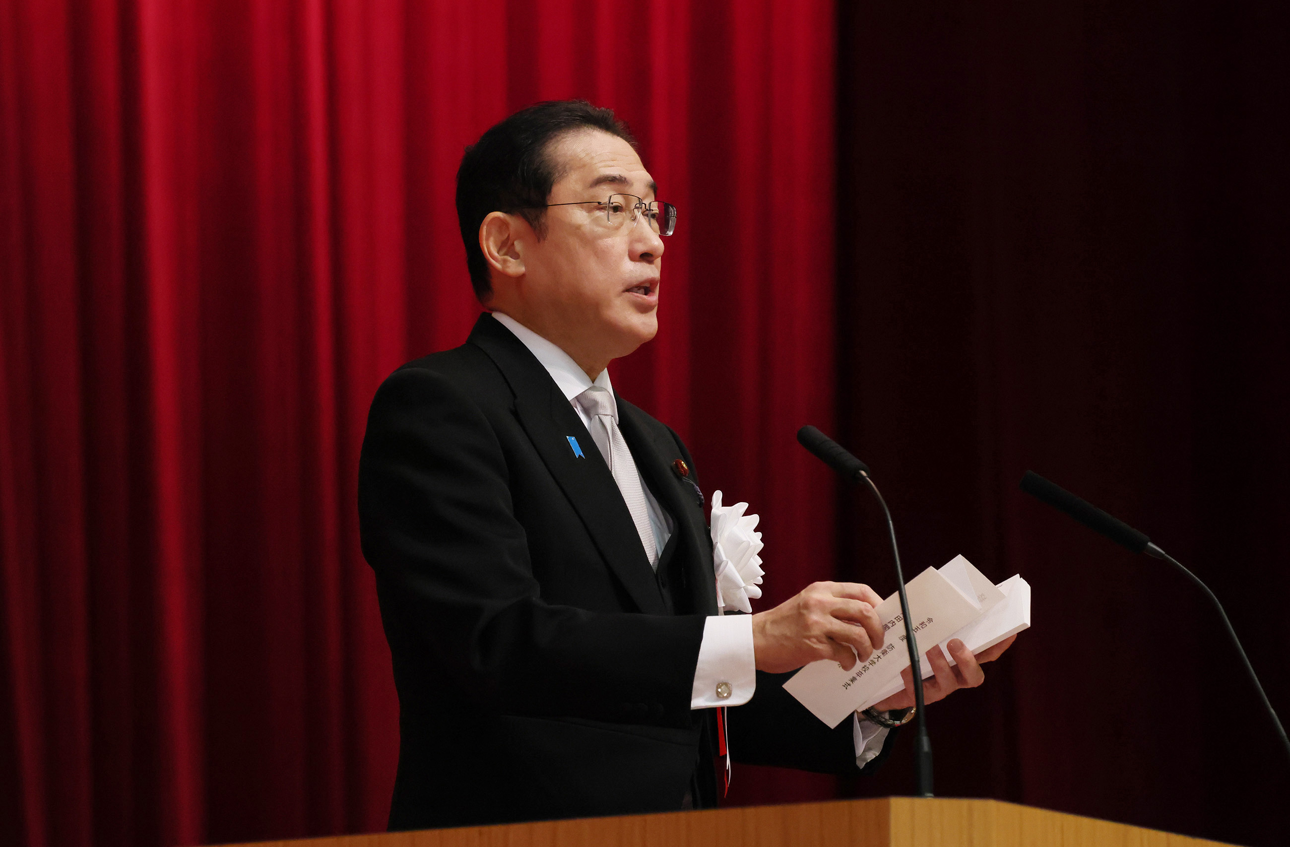 Prime Minister Kishida delivering a commencement address (3)