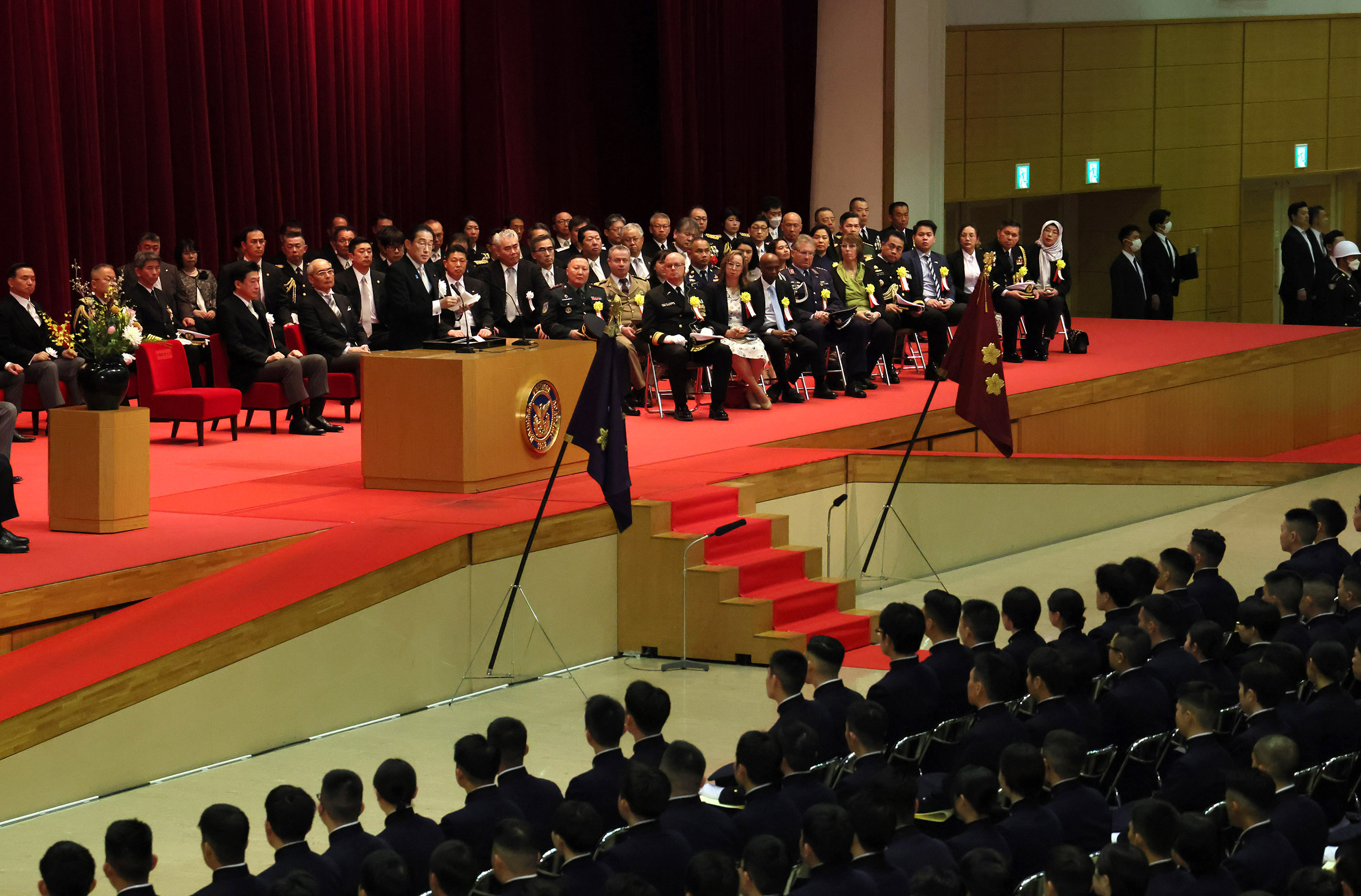 Prime Minister Kishida delivering a commencement address (4)