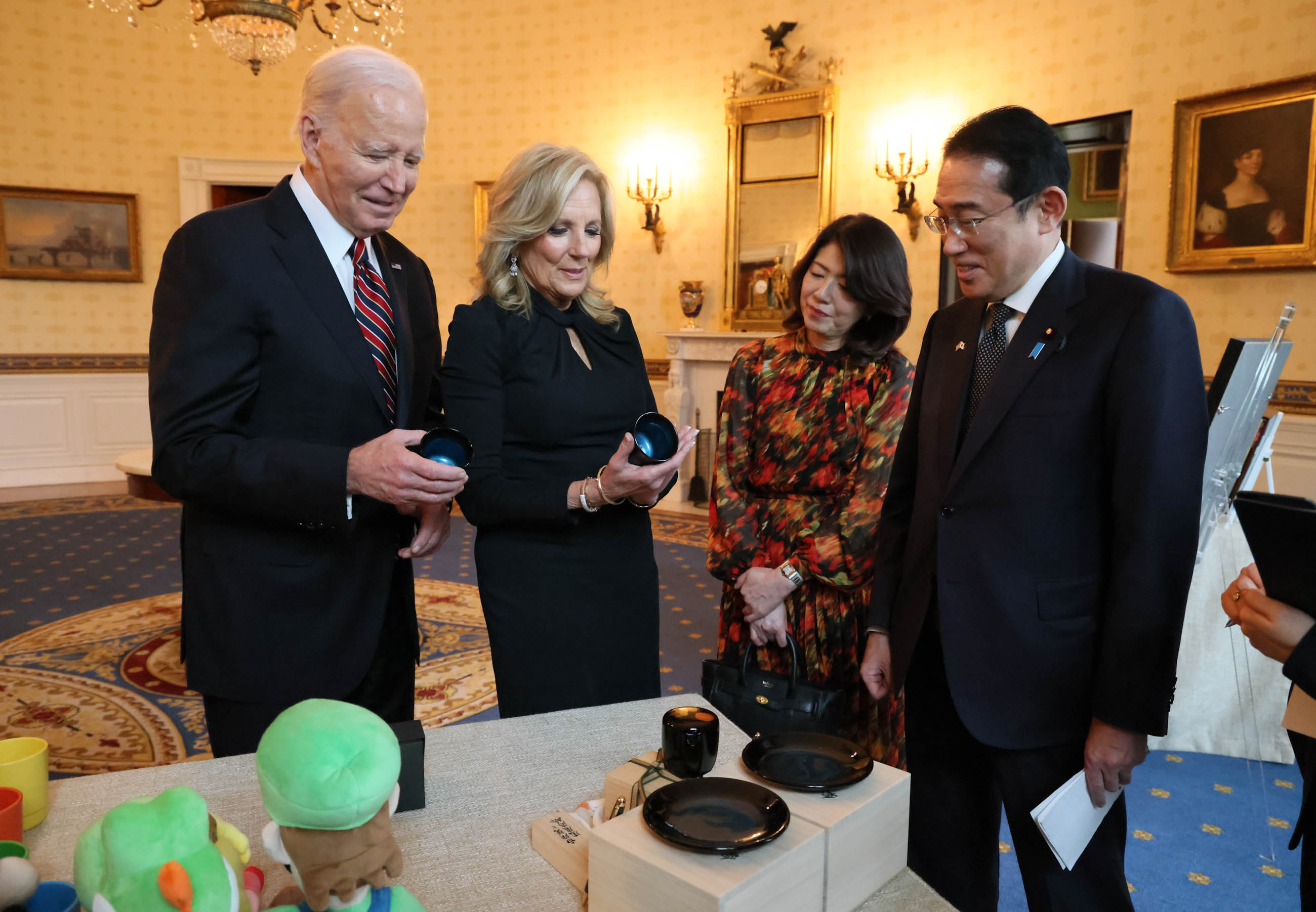 Event between Prime Minister Kishida, Mrs. Kishida, President Biden and Dr. Biden (2)
