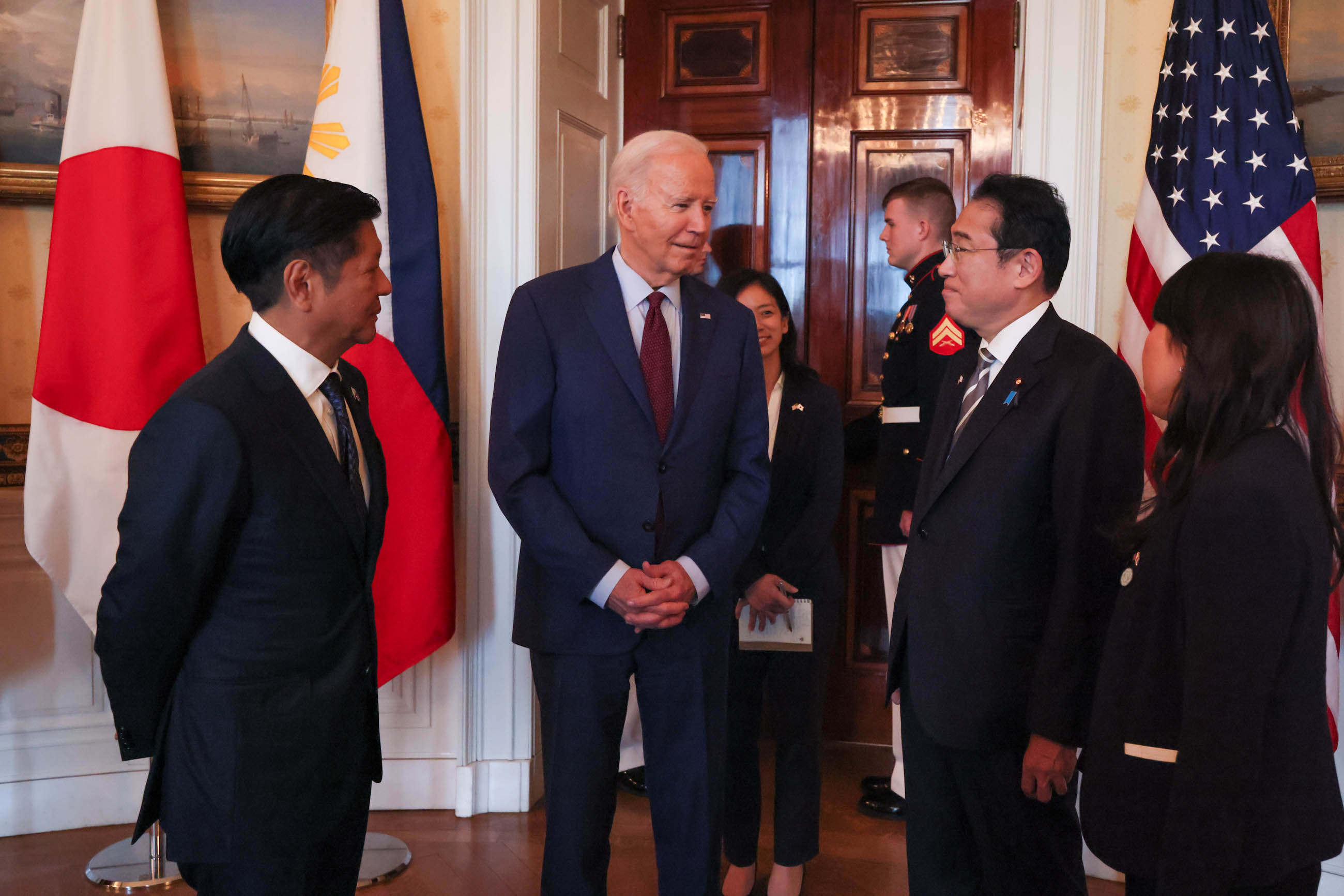 Japan-U.S.-Philippines Summit Meeting (1)