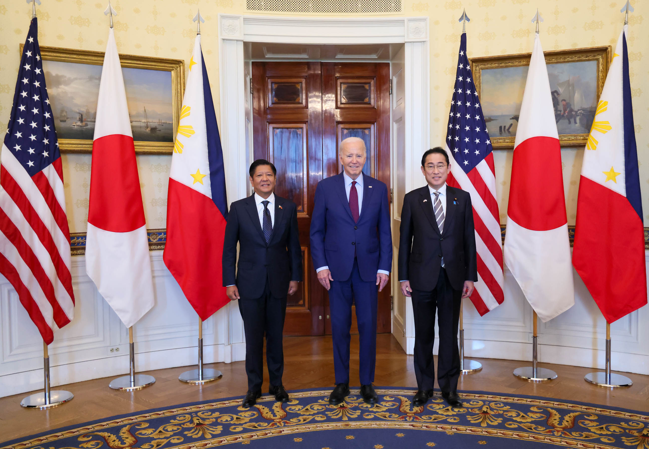 Japan-U.S.-Philippines Summit Meeting (2)
