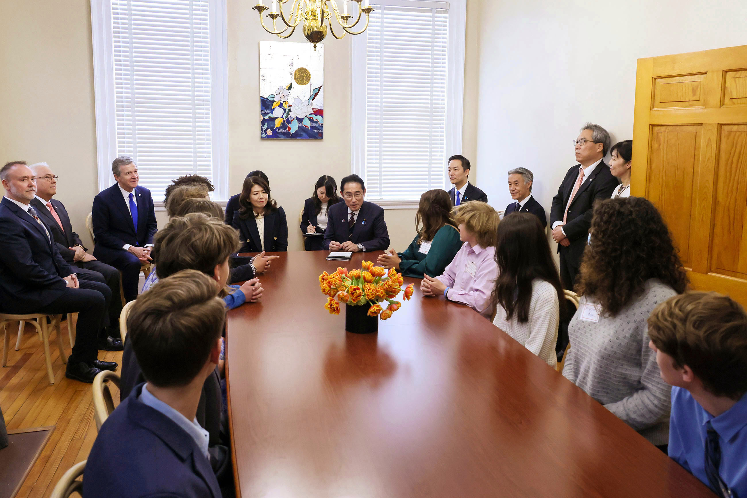Prime Minister Kishida holding talks with Japanese language learners (5)