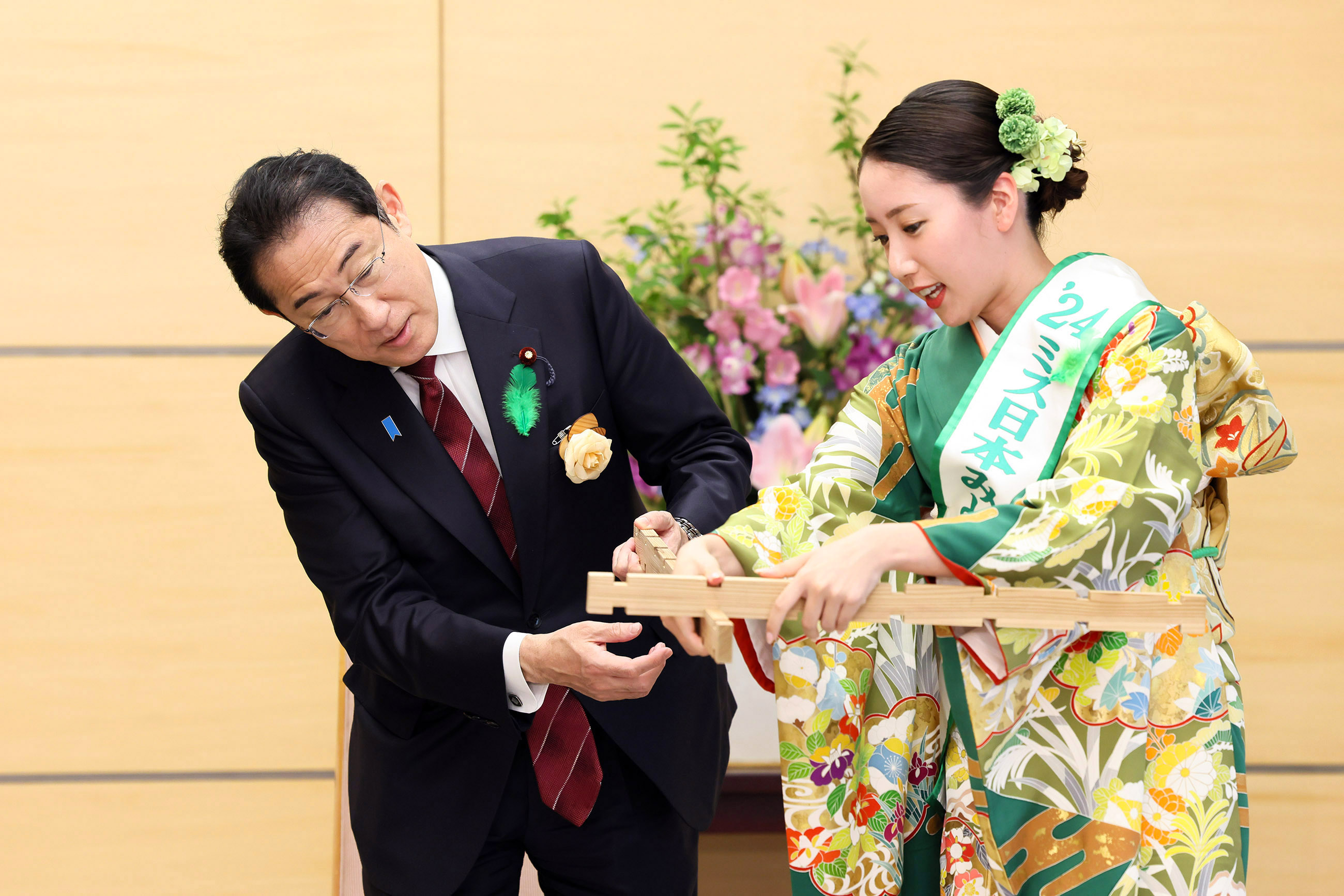 Prime Minister Kishida receiving a courtesy call (5)