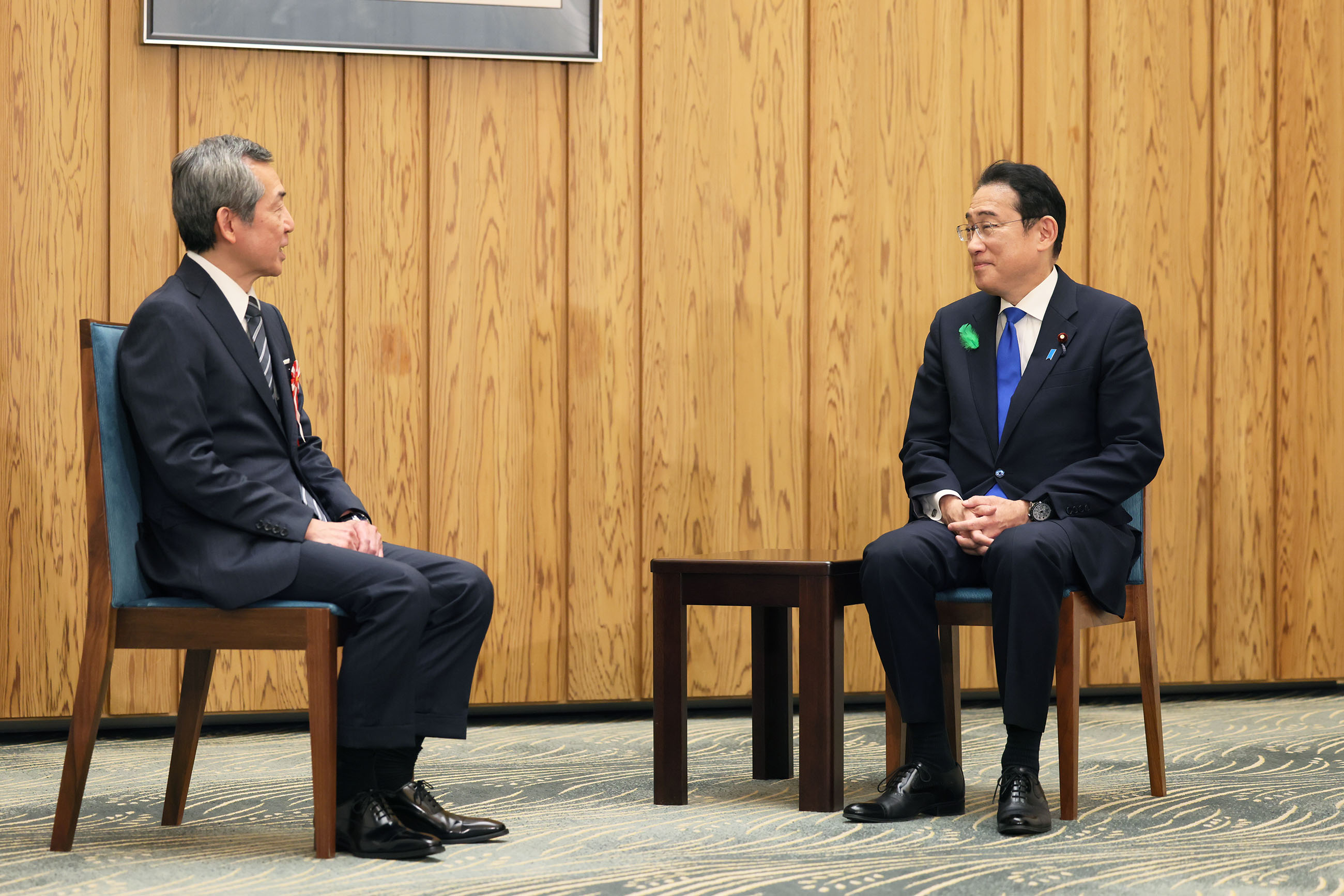 Prime Minister Kishida giving a letter of assignment (4)
