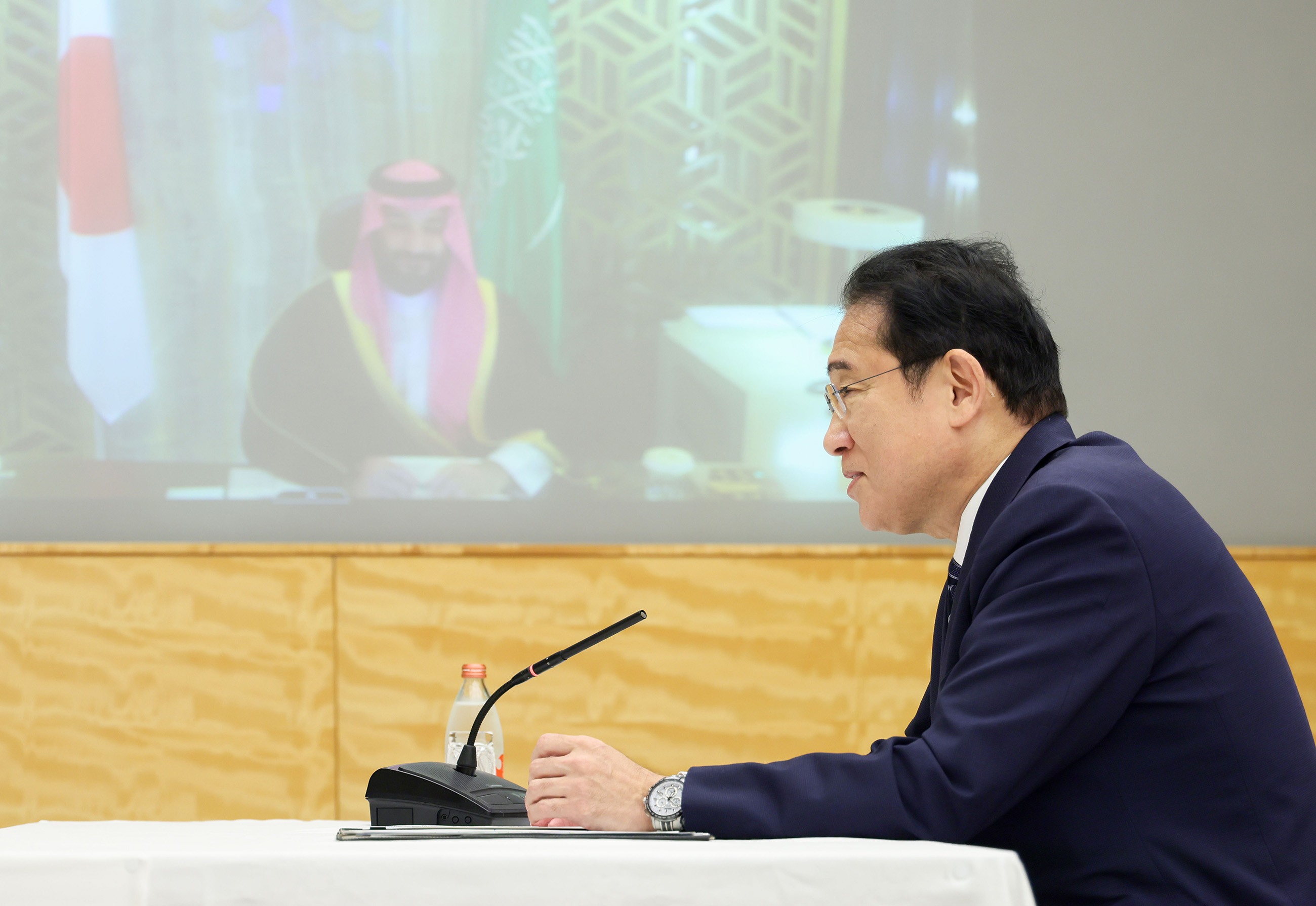 Prime Minister Kishida attending a video conference meeting (2)