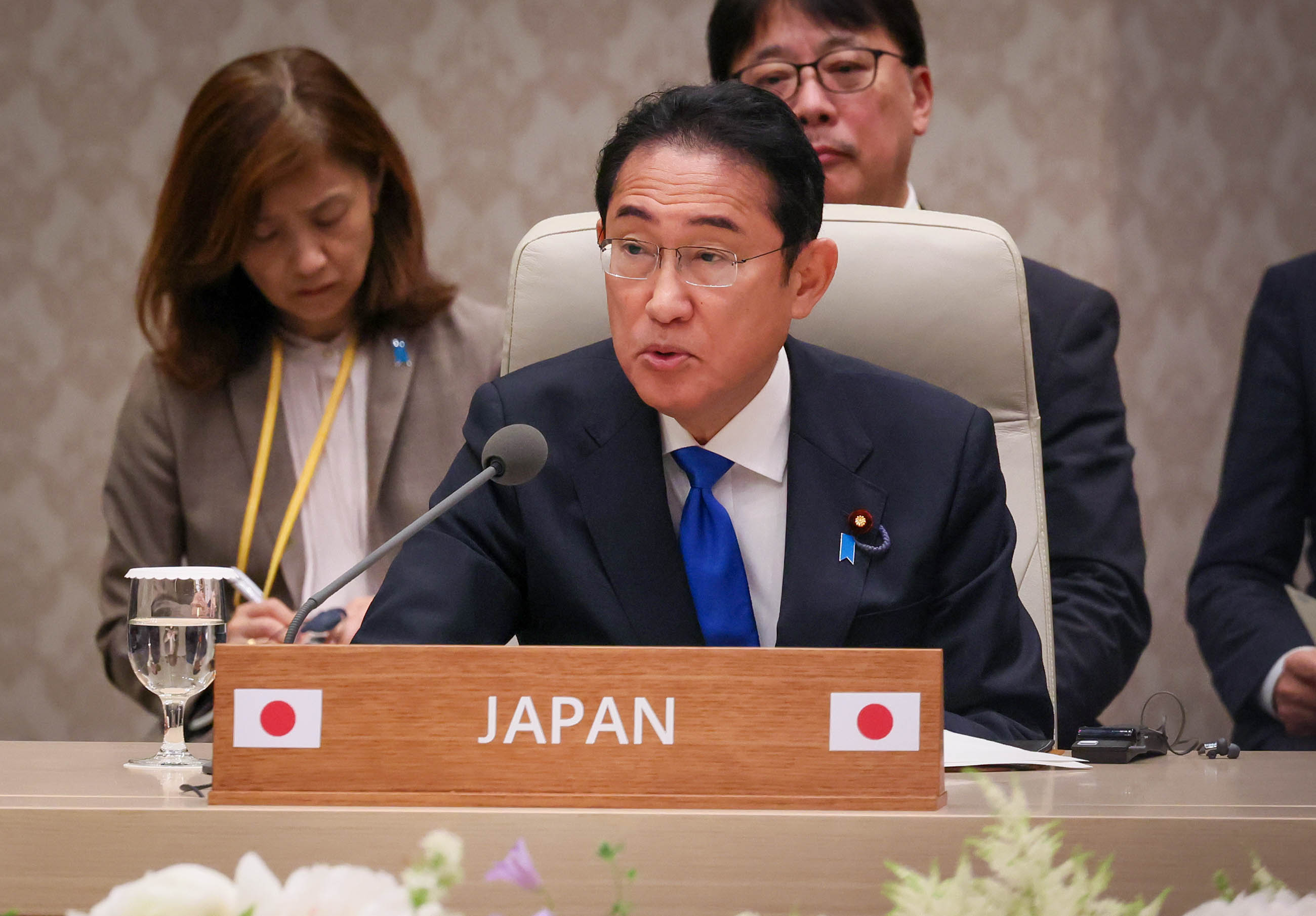 Prime Minister Kishida attending the Japan-China-ROK Trilateral Summit Meeting (3)