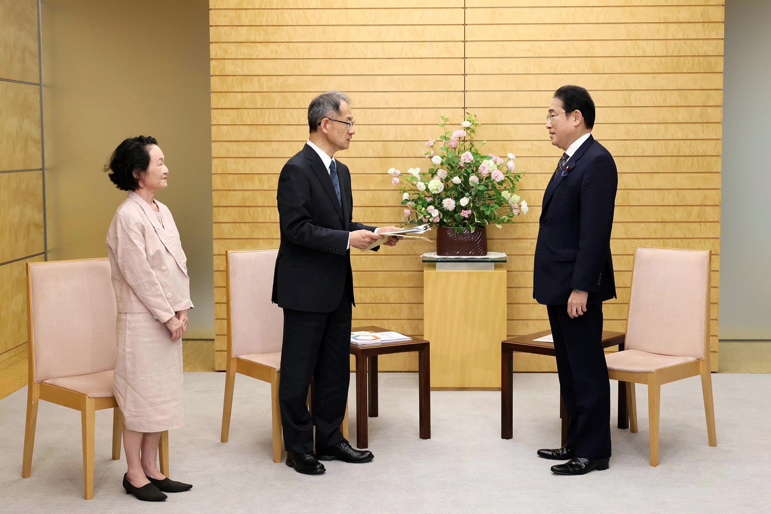 Prime Minister Kishida receiving a joint statement (2)
