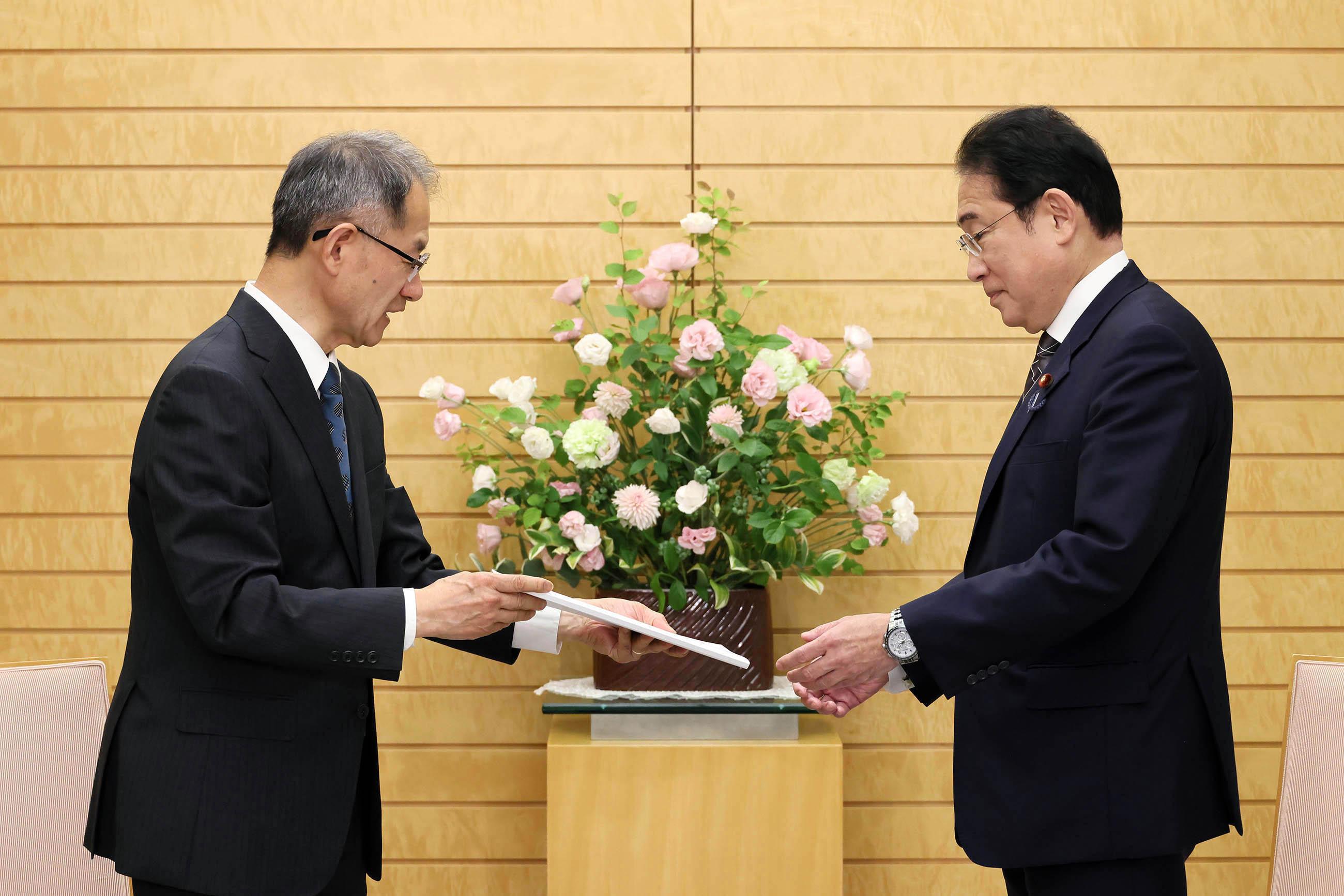 Prime Minister Kishida receiving a joint statement (3)