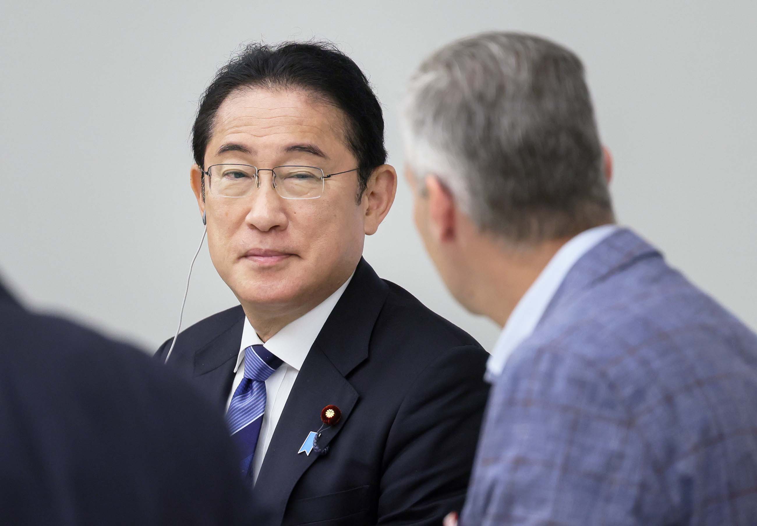 Prime Minister Kishida exchanging views (7)