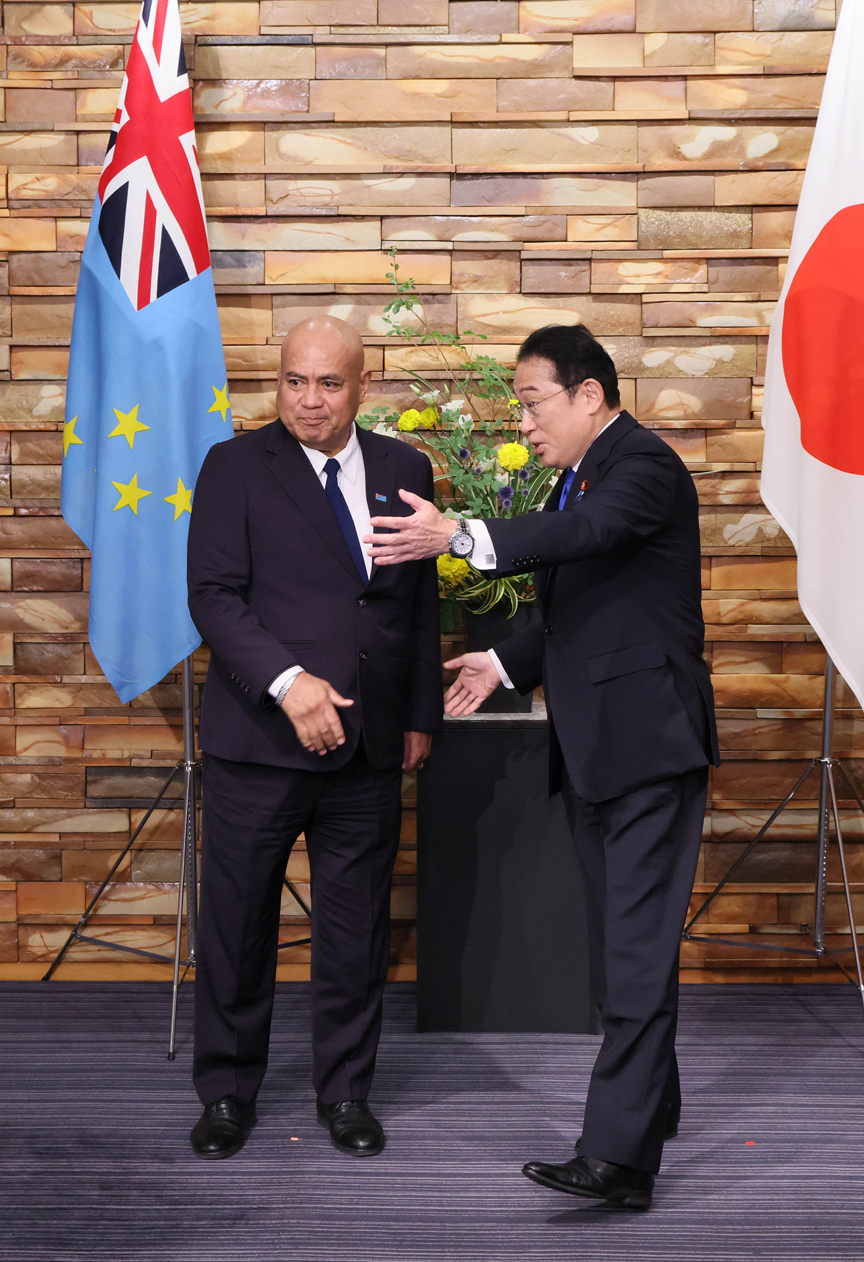 Japan – Tuvalu Summit Meeting (3)