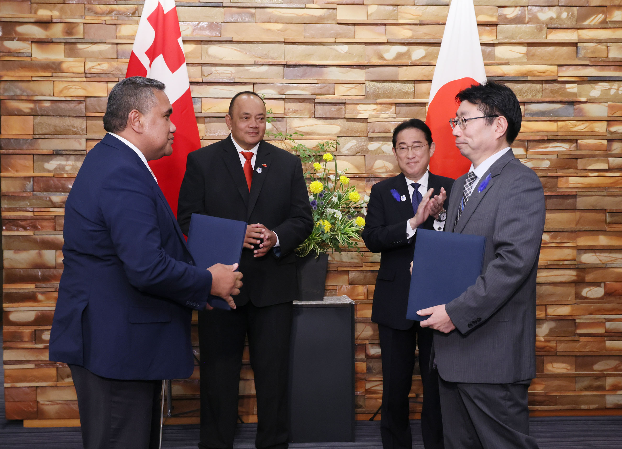 Exchange of Memorandum of Technical Cooperation document between Ministry of Land, Infrastructure, Transport and Tourism of Japan and Ministry for Public Enterprises, Kingdom of Tonga