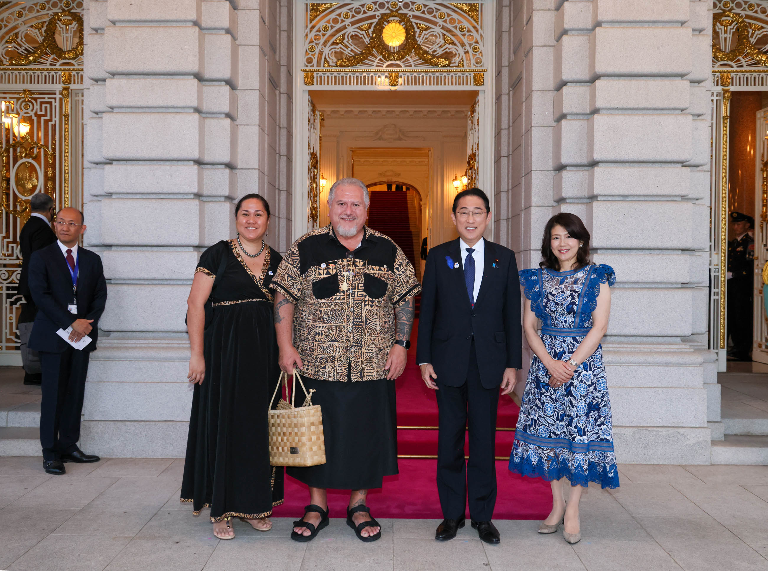 Prime Minister Kishida welcoming H.E. Mr. Moetai BROTHERSON, President of French Polynesia and Mrs. BROTHERSON 