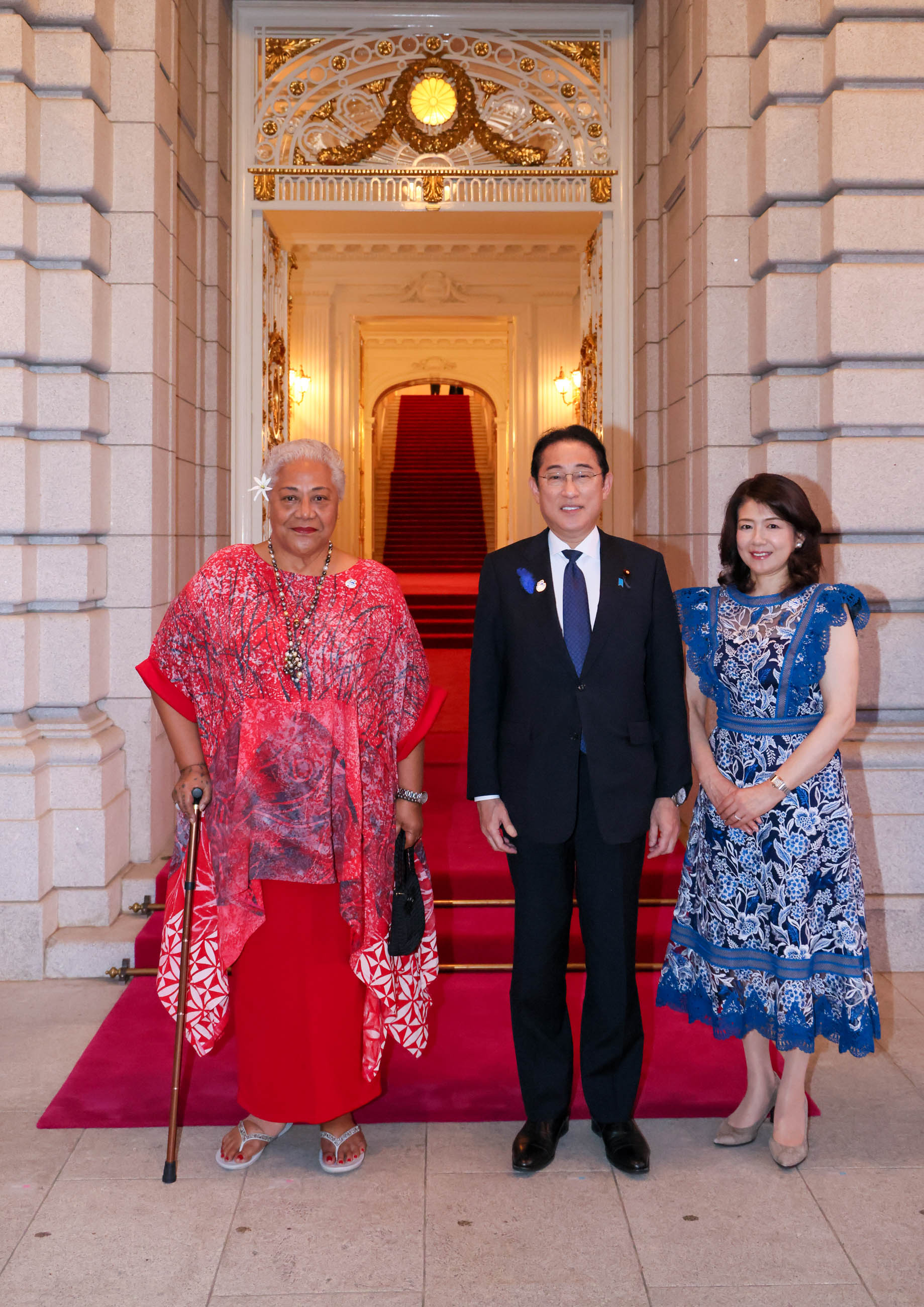 Prime Minister Kishida welcoming H.E. Ms. FIAME Naomi Mata’afa, Prime Minister and Minister for Trade and Foreign Affairs of the Independent State of Samoa 