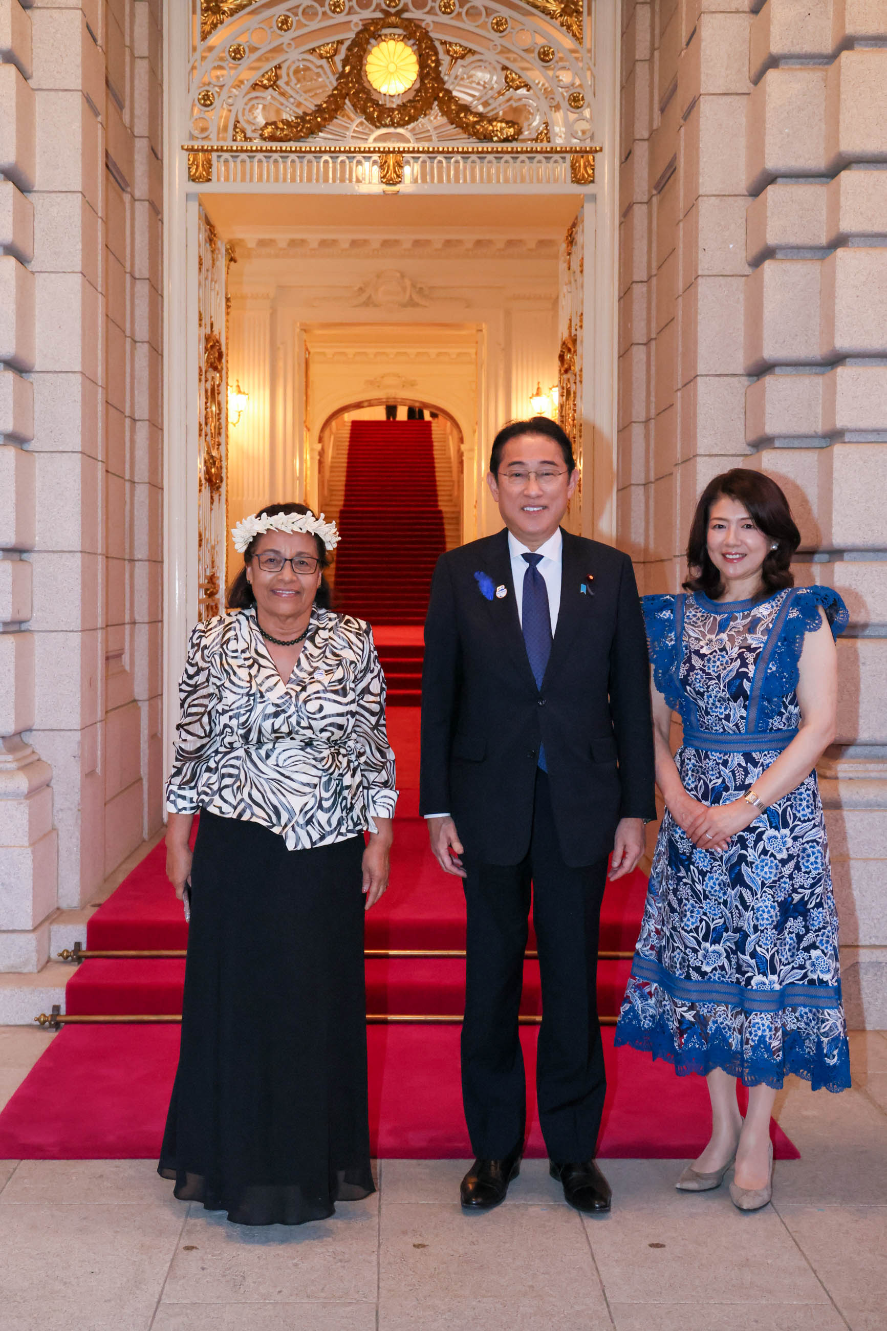 Prime Minister Kishida welcoming H.E. Dr. Hilda C. Heine, President of the Republic of the Marshall Islands