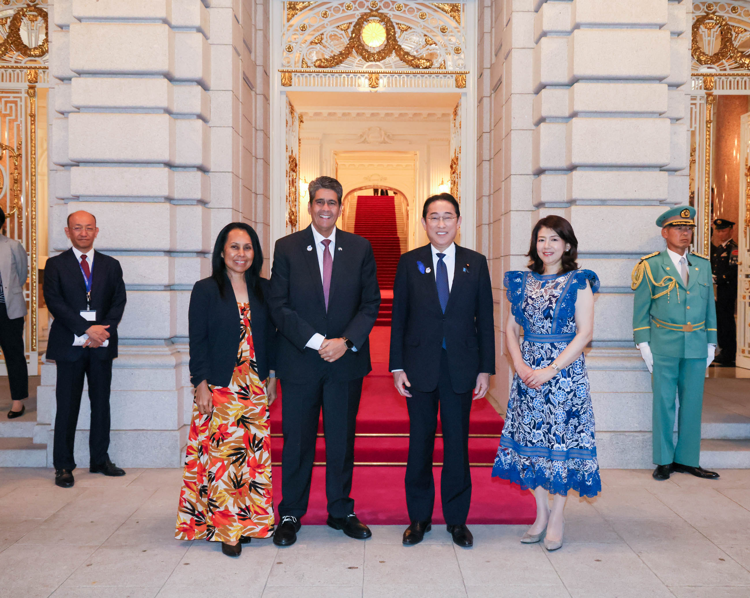Prime Minister Kishida welcoming H.E. Mr. Surangel S. WHIPPS, Jr., President of the Republic of Palau and Mrs. WHIPPS 