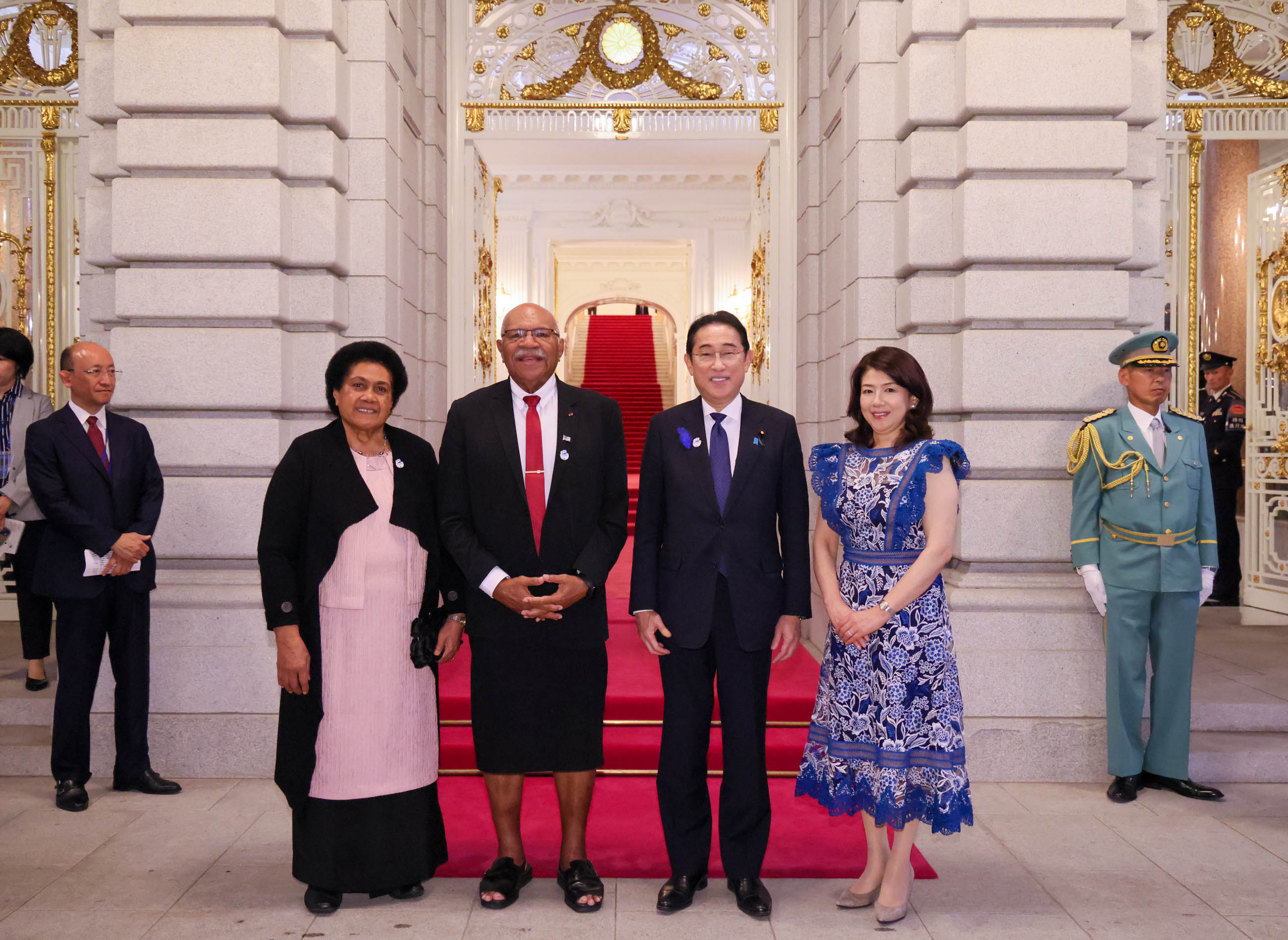 Prime Minister Kishida welcoming Hon. Mr. Sitiveni Ligamamada RABUKA, Prime Minister of the Republic of Fiji and Mrs. RABUKA 