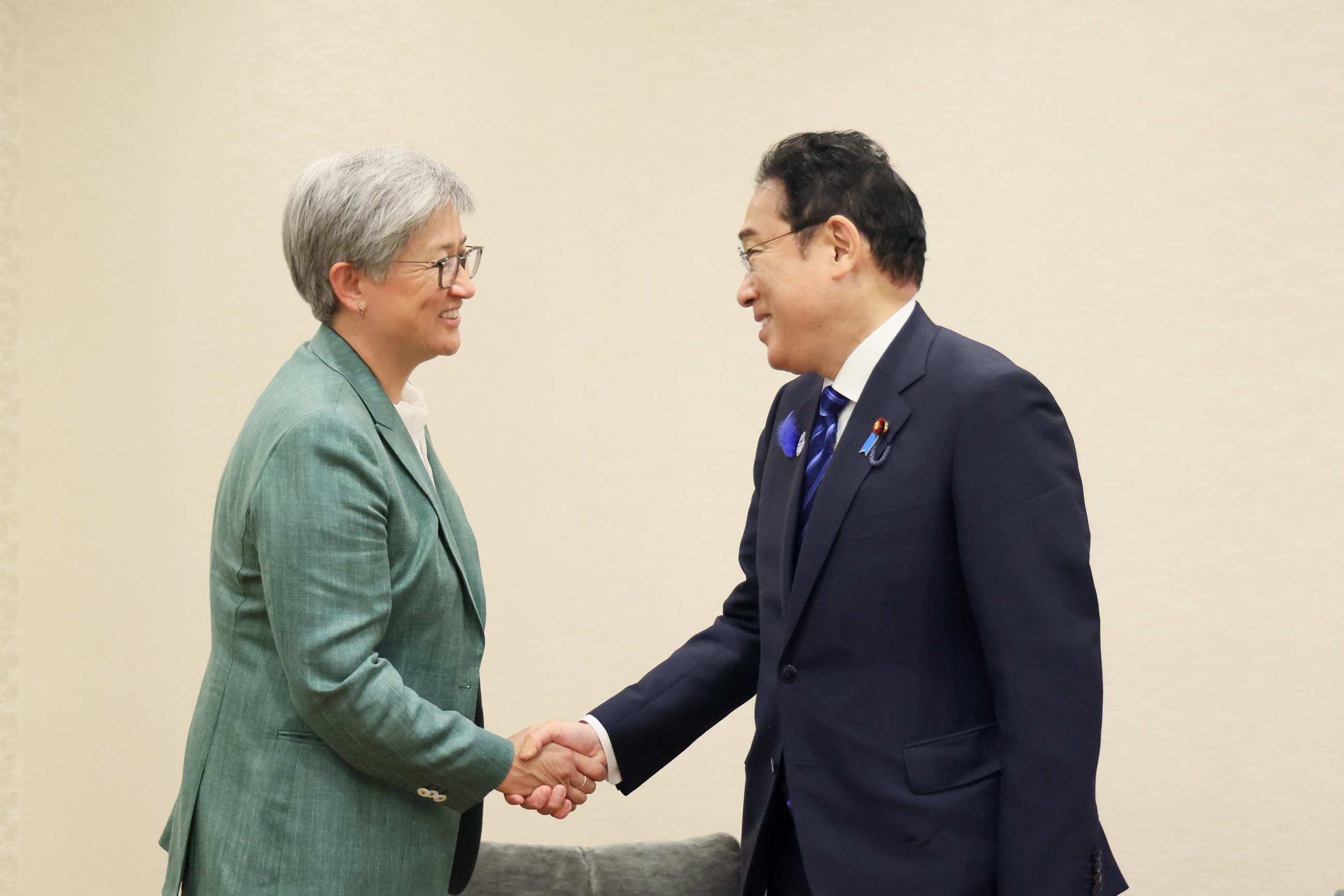 Prime Minister Kishida receiving a courtesy call by Senator the Hon Penny Wong, Minister for Foreign Affairs of the Commonwealth of Australia (1)