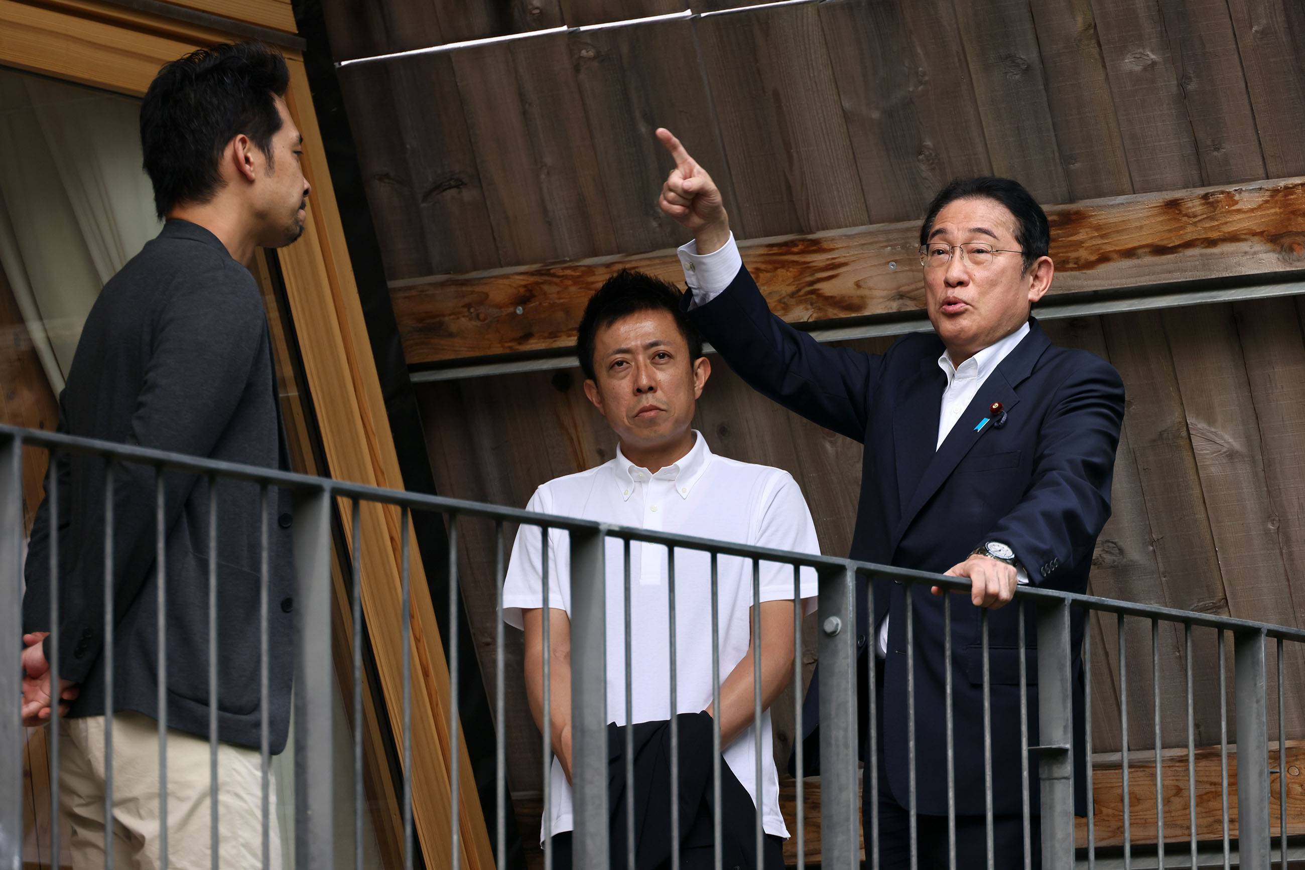 Prime Minister Kishida visiting SANU 2nd Home Karuizawa 1st (6)