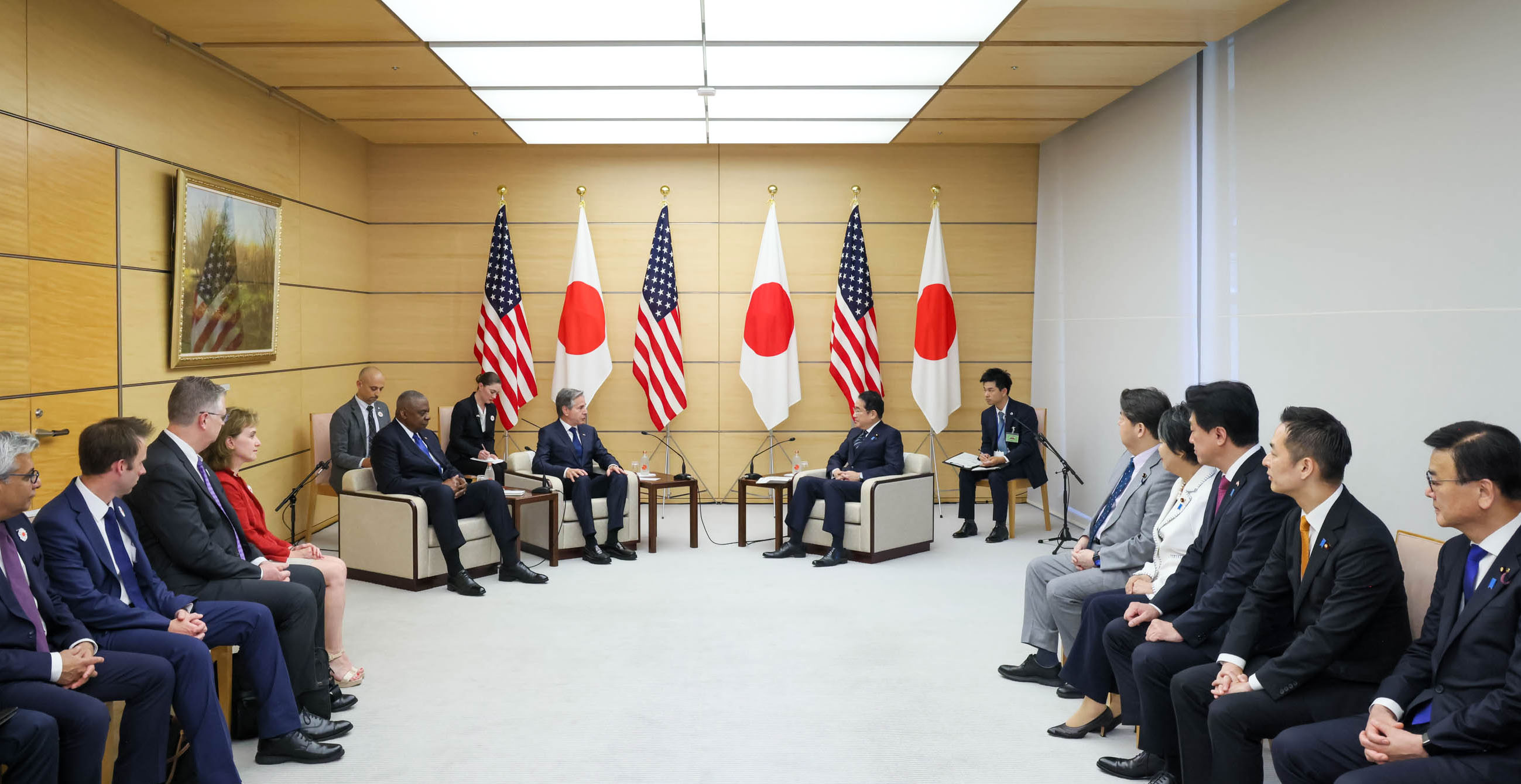 Prime Minister Kishida receiving a courtesy call (4)