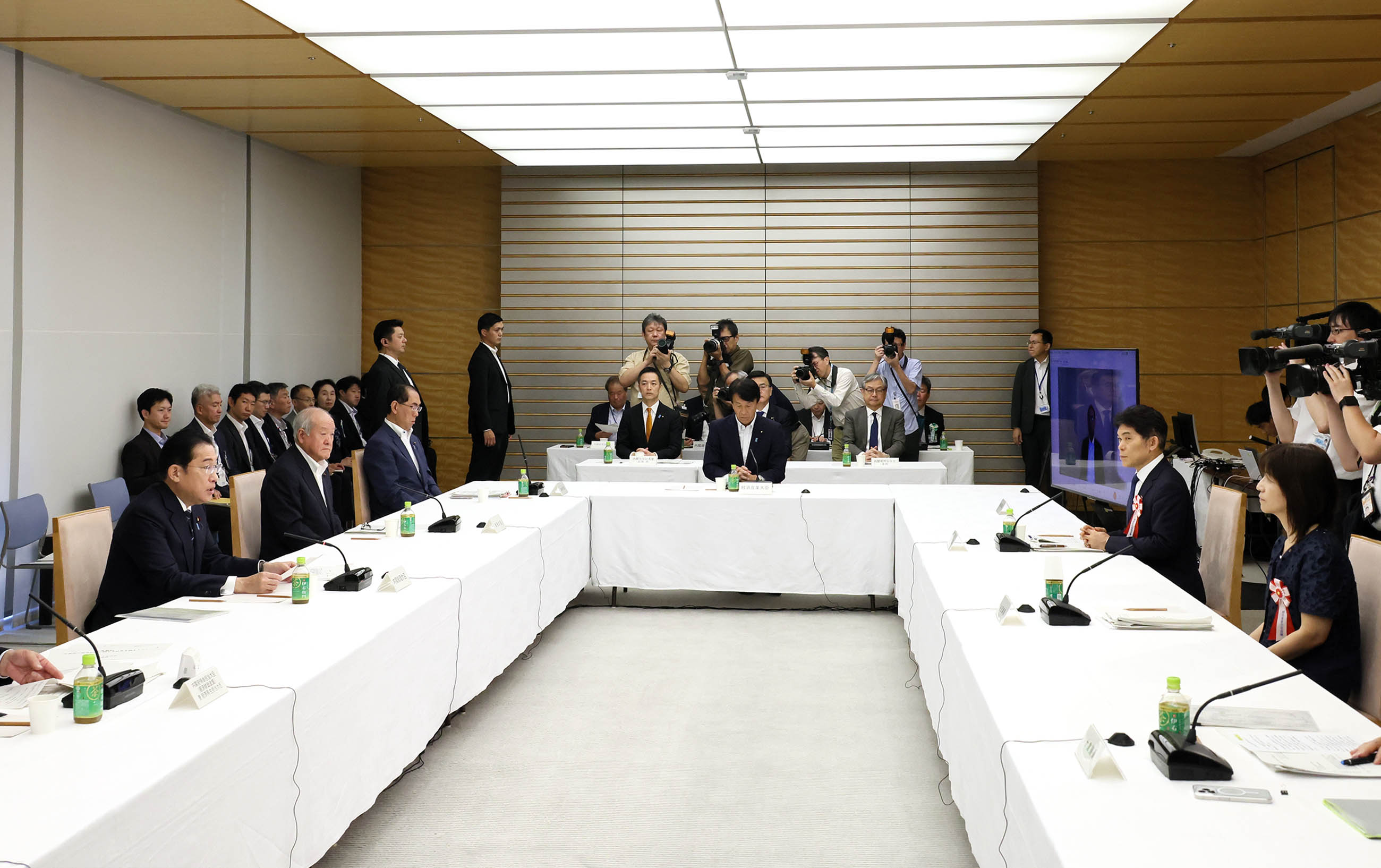 Prime Minister Kishida wraps up the Council Meeting (4)