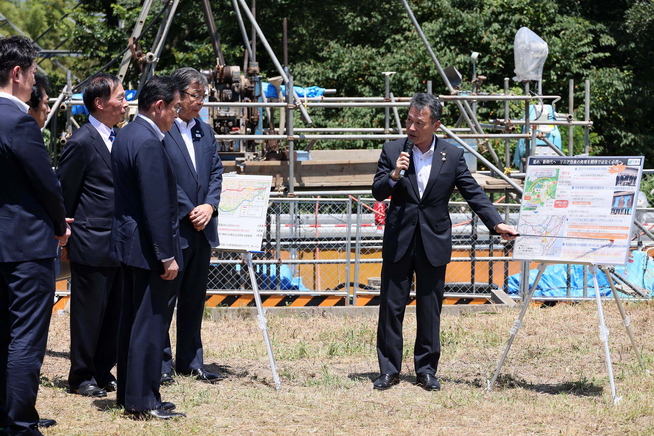 Prime Minister Kishida visiting a boring survey site to select the location of the station in Mie Prefecture of the Maglev Chuo Shinkansen (2)