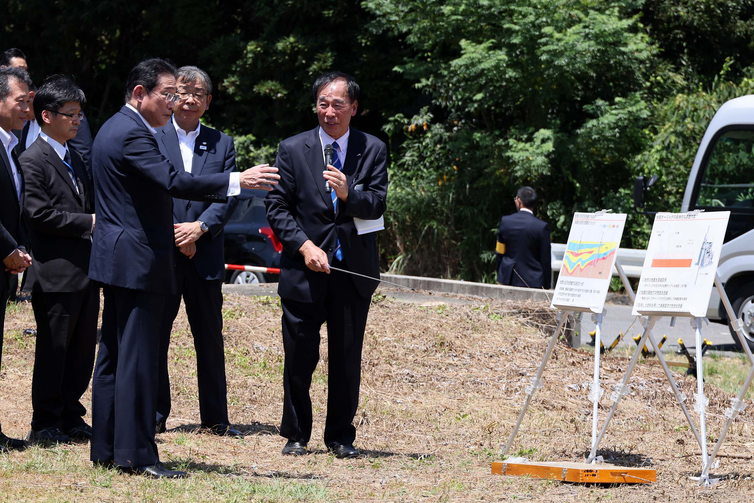 Prime Minister Kishida visiting a boring survey site to select the location of the station in Mie Prefecture of the Maglev Chuo Shinkansen (5)