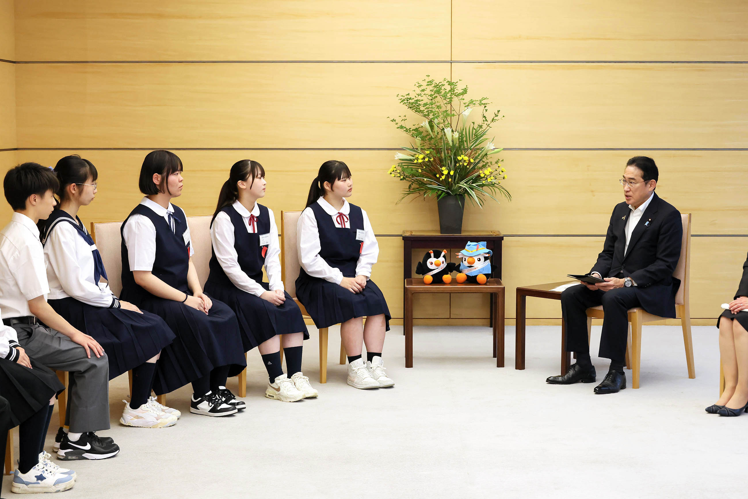 Prime Minister Kishida receiving a courtesy call (4)