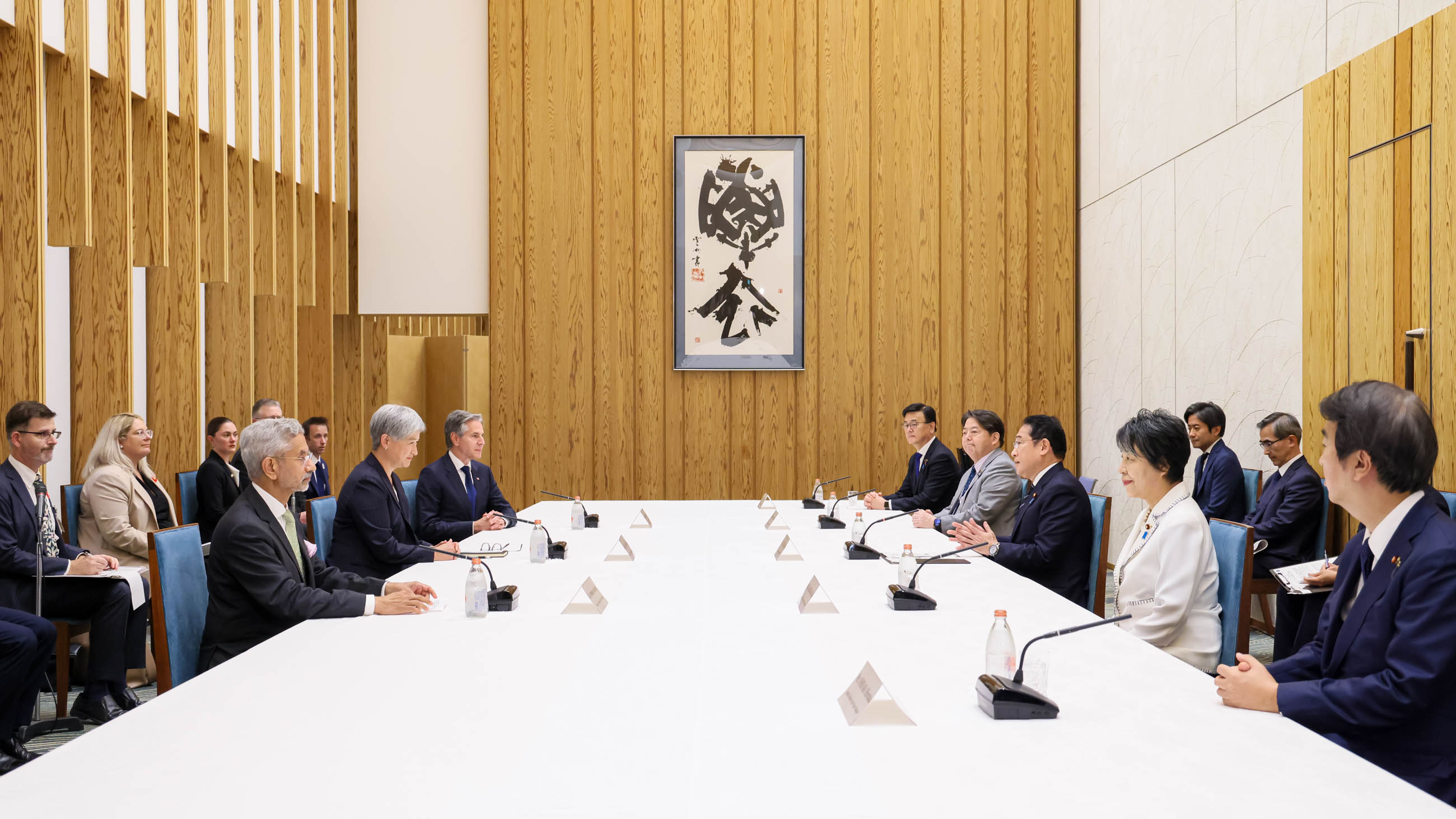 Prime Minister Kishida receiving a courtesy call (4)