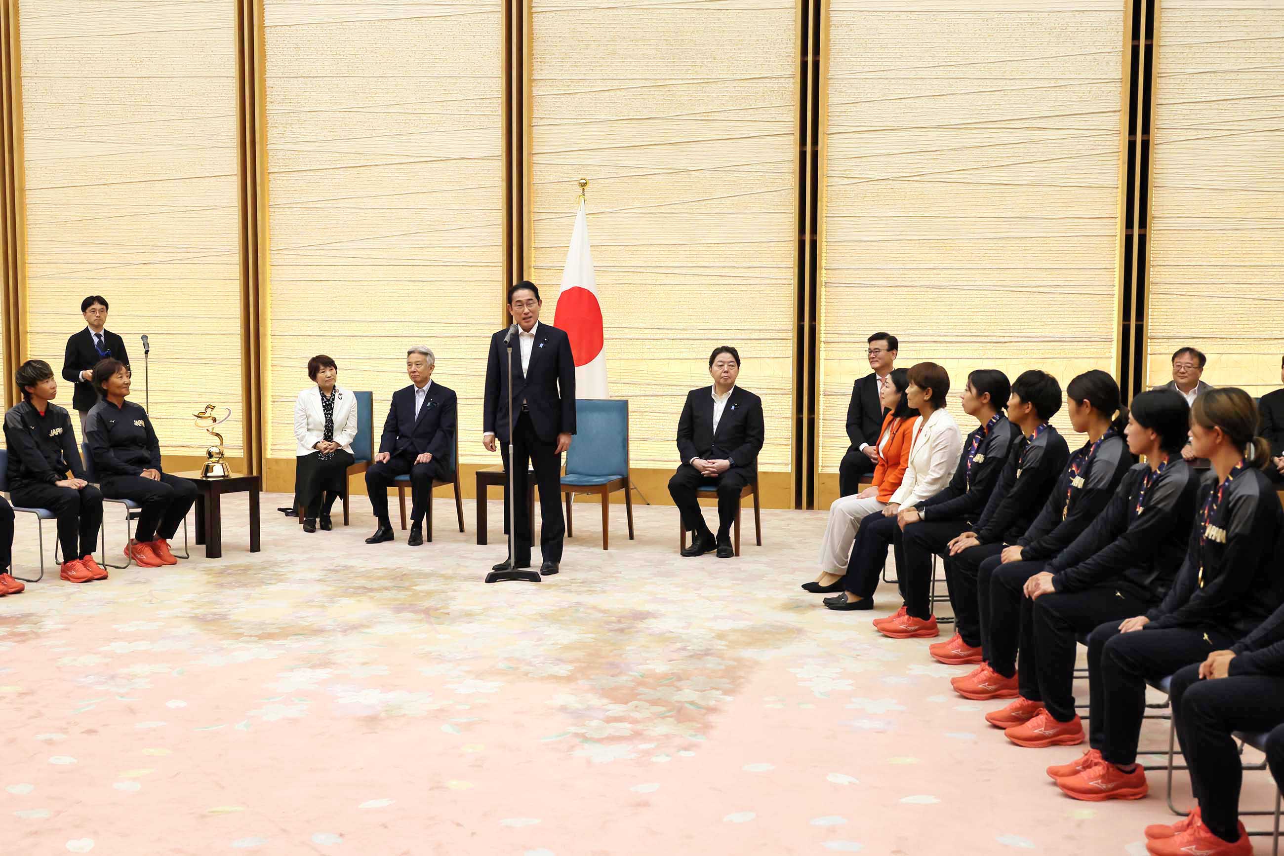 Prime Minister Kishida delivering an address (2)