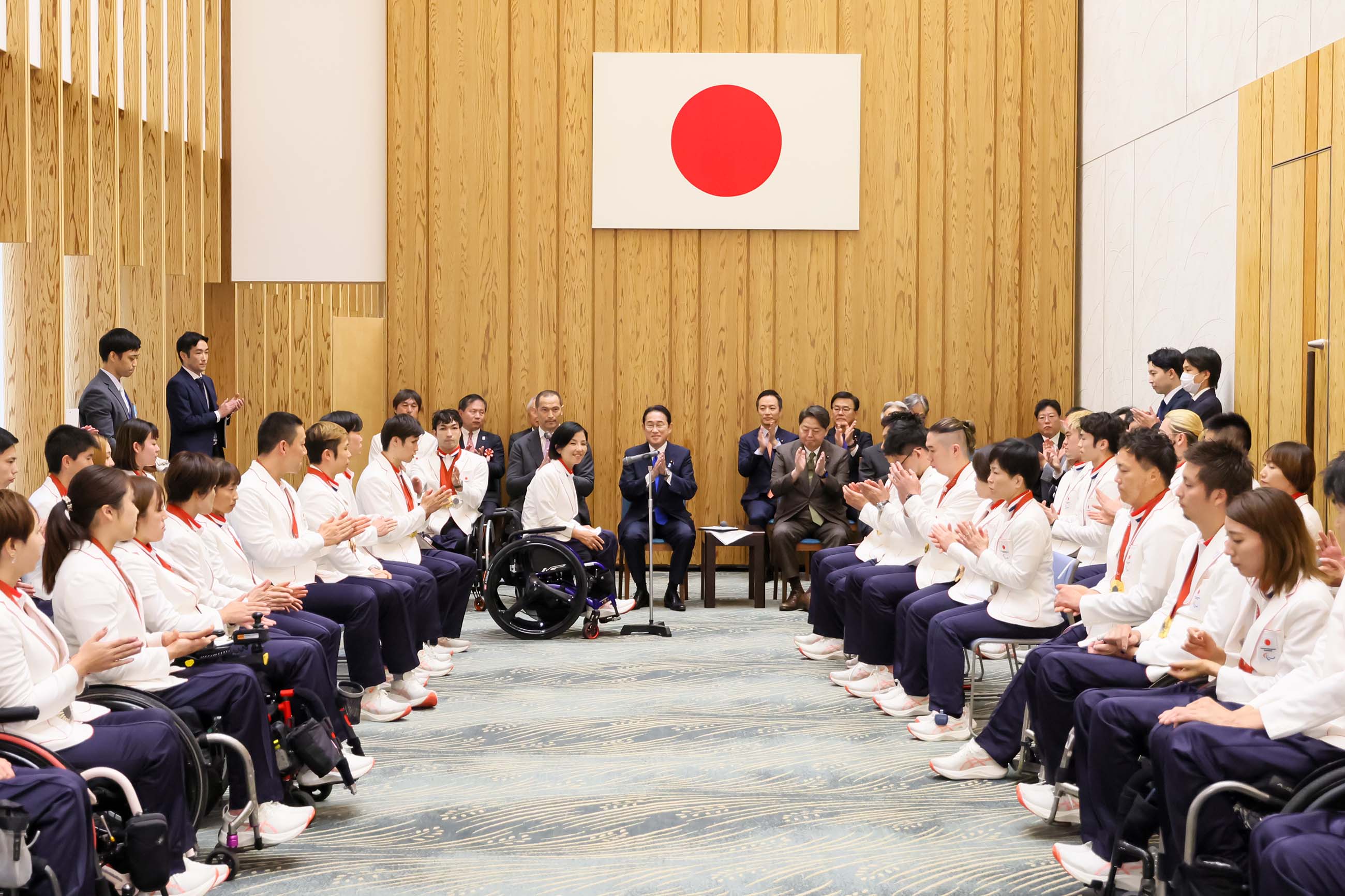 Prime Minister Kishida receiving a courtesy call (1)