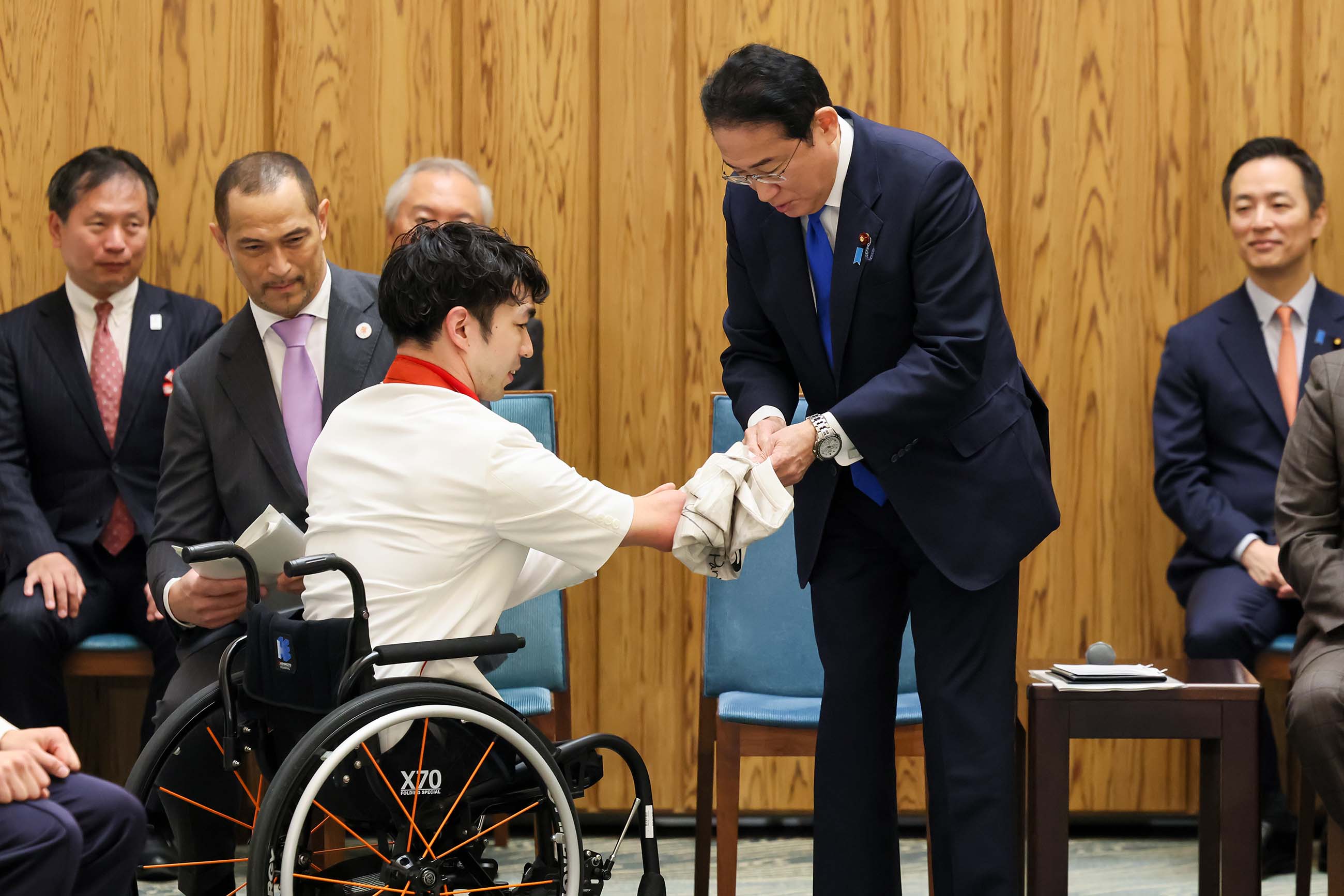 Prime Minister Kishida receiving a courtesy call (4)